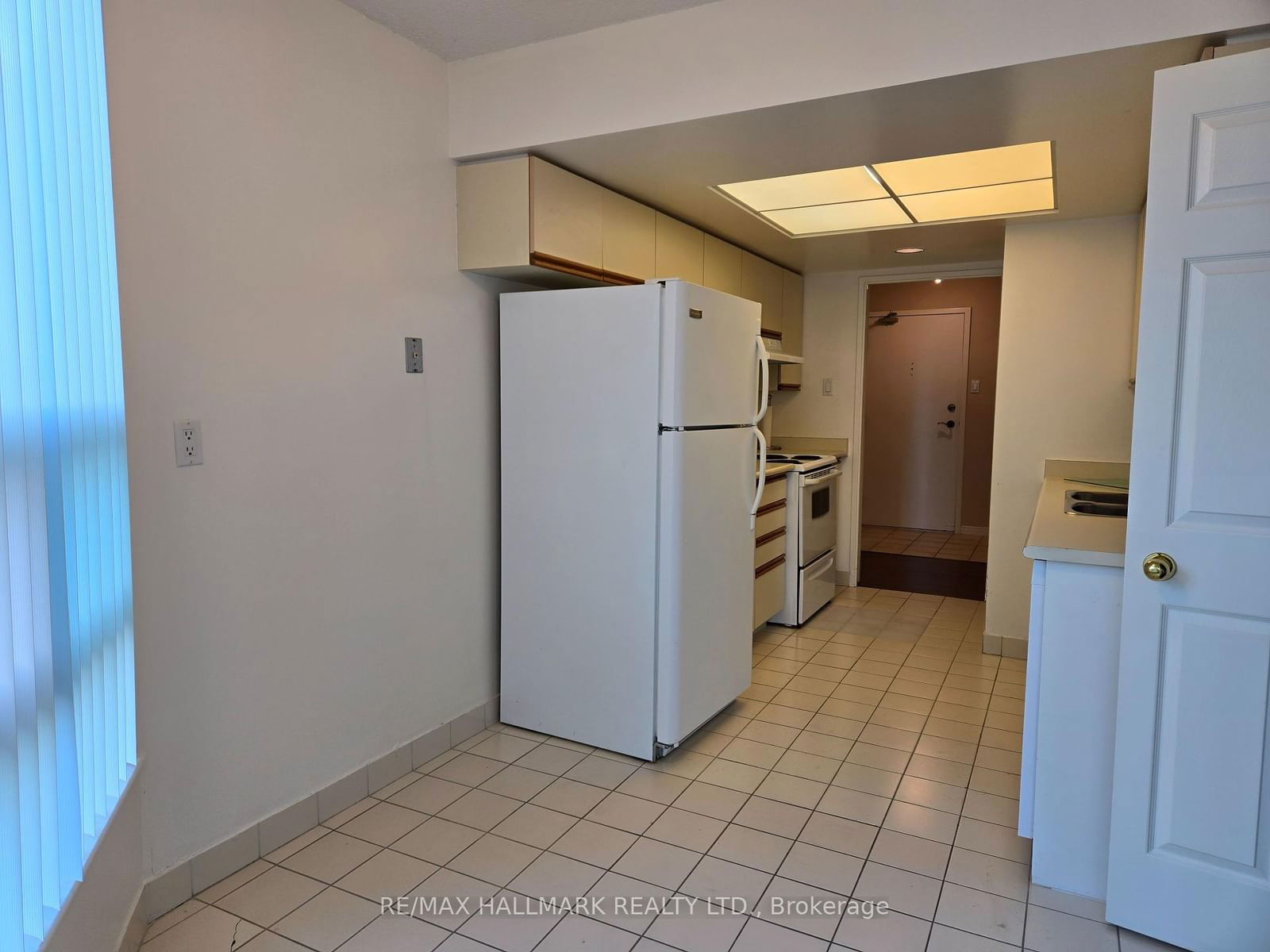 7825 Bayview Ave, unit 224 for rent - image #9