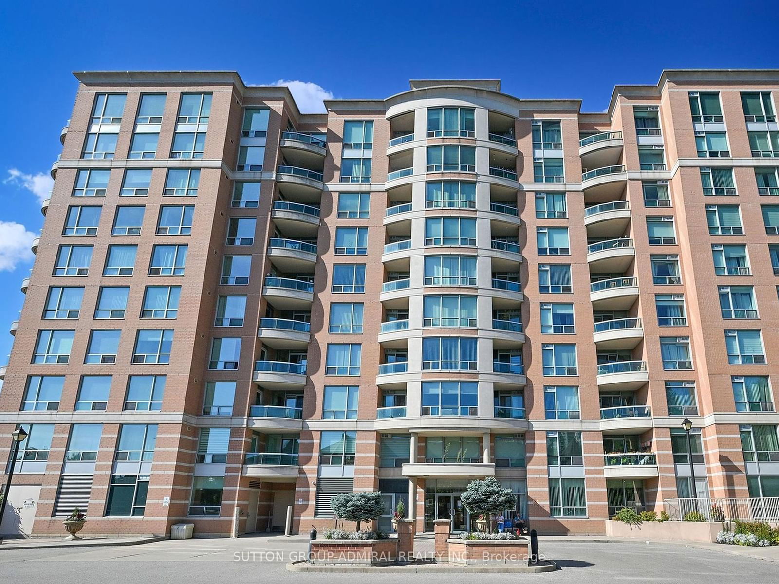 745 New Westminister Dr, unit 411 for sale - image #2