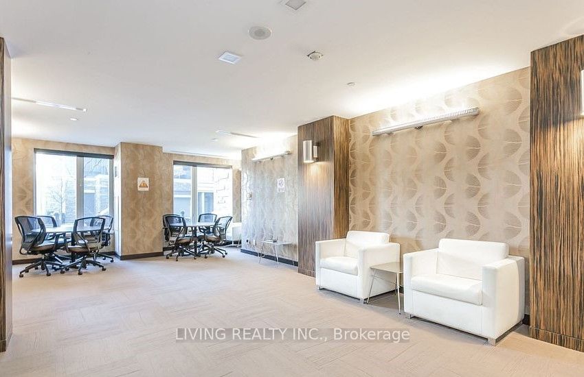 325 South Park Rd, unit 312 for sale - image #17