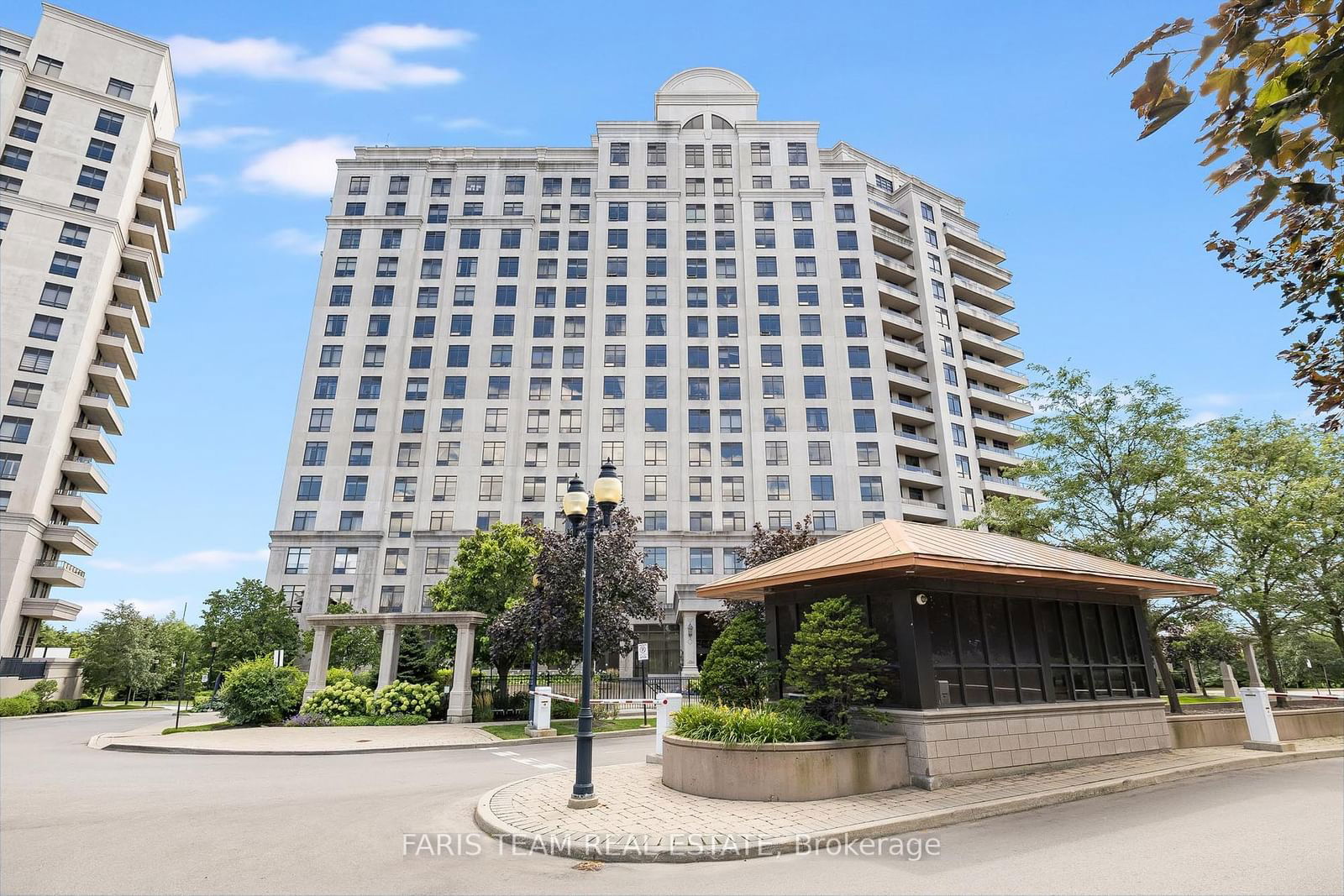 9235 Jane St, unit 701 for sale - image #2