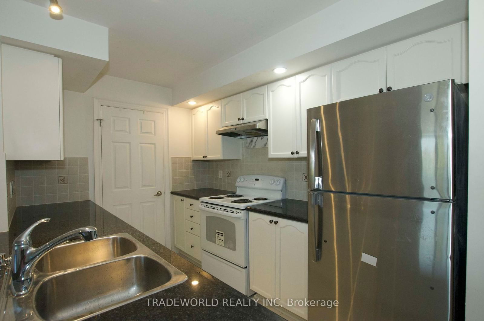 33 Cox Blvd, unit 516 for rent - image #14