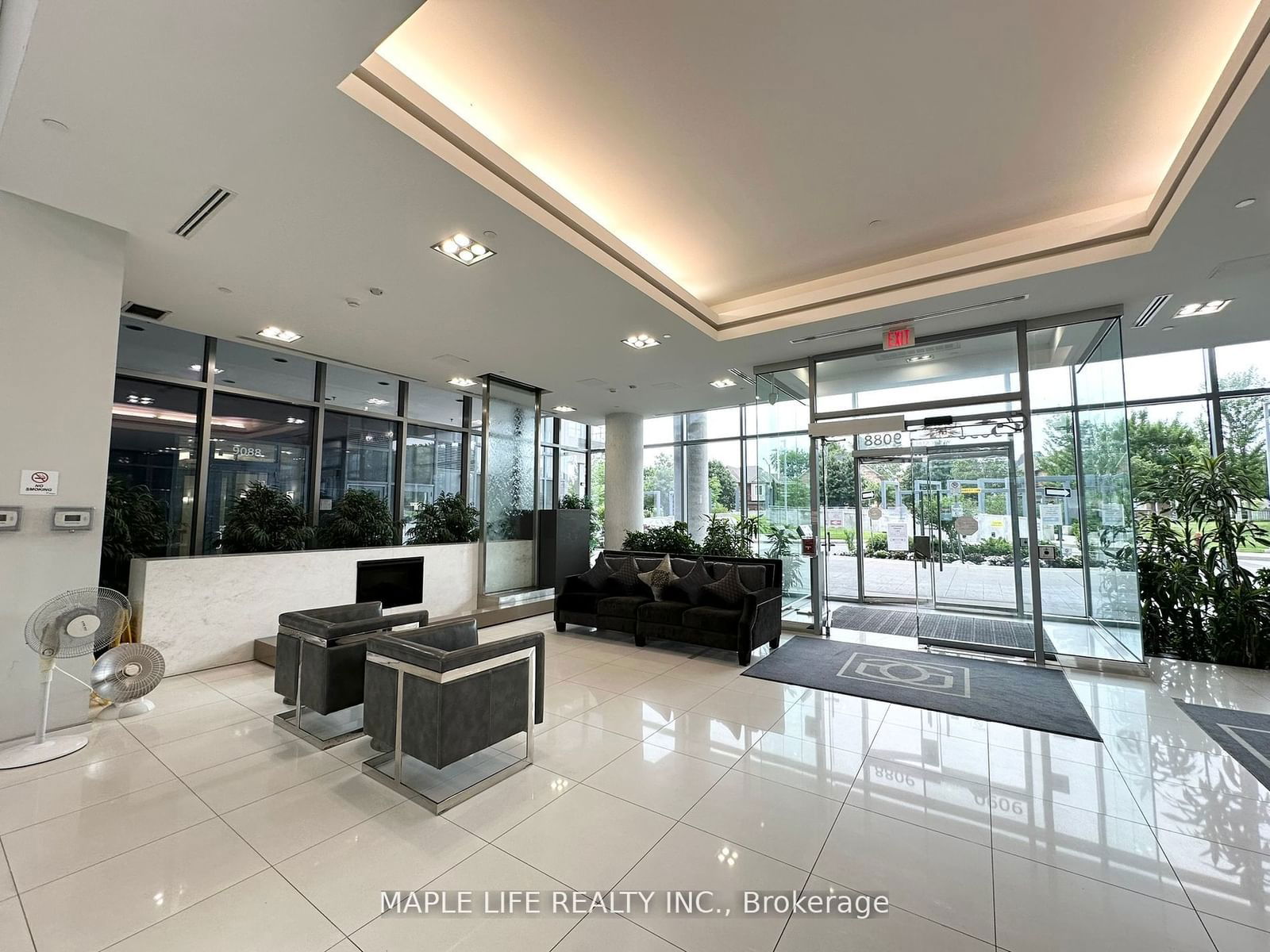 9090 Yonge St, unit 307 for sale - image #4