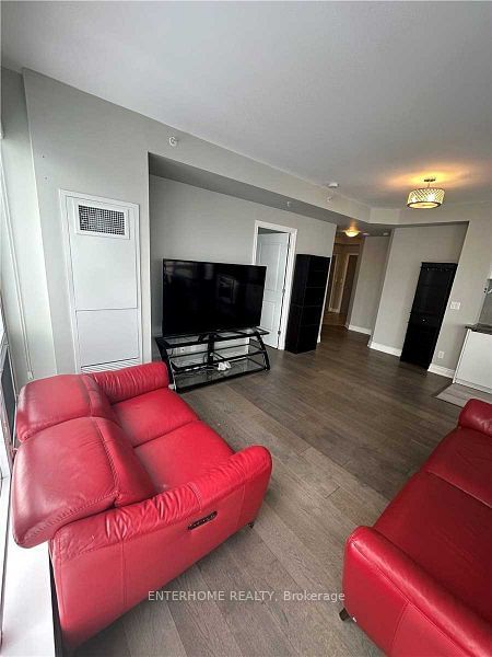 9090 Yonge St, unit 808B for rent - image #5