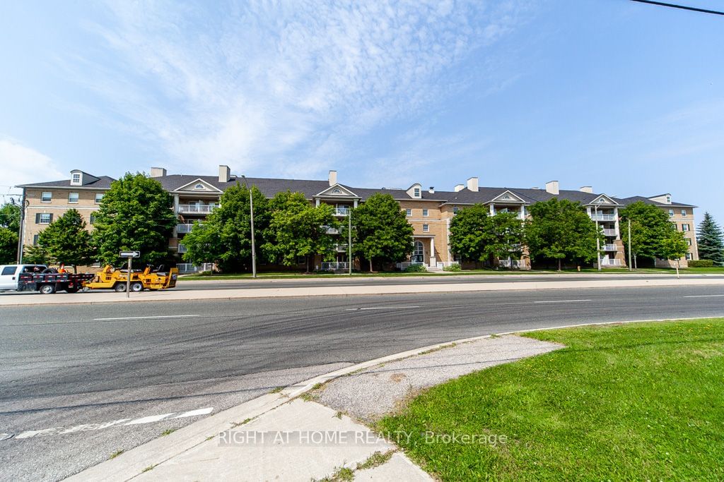 7428 Markham Rd, unit 301 for sale - image #3