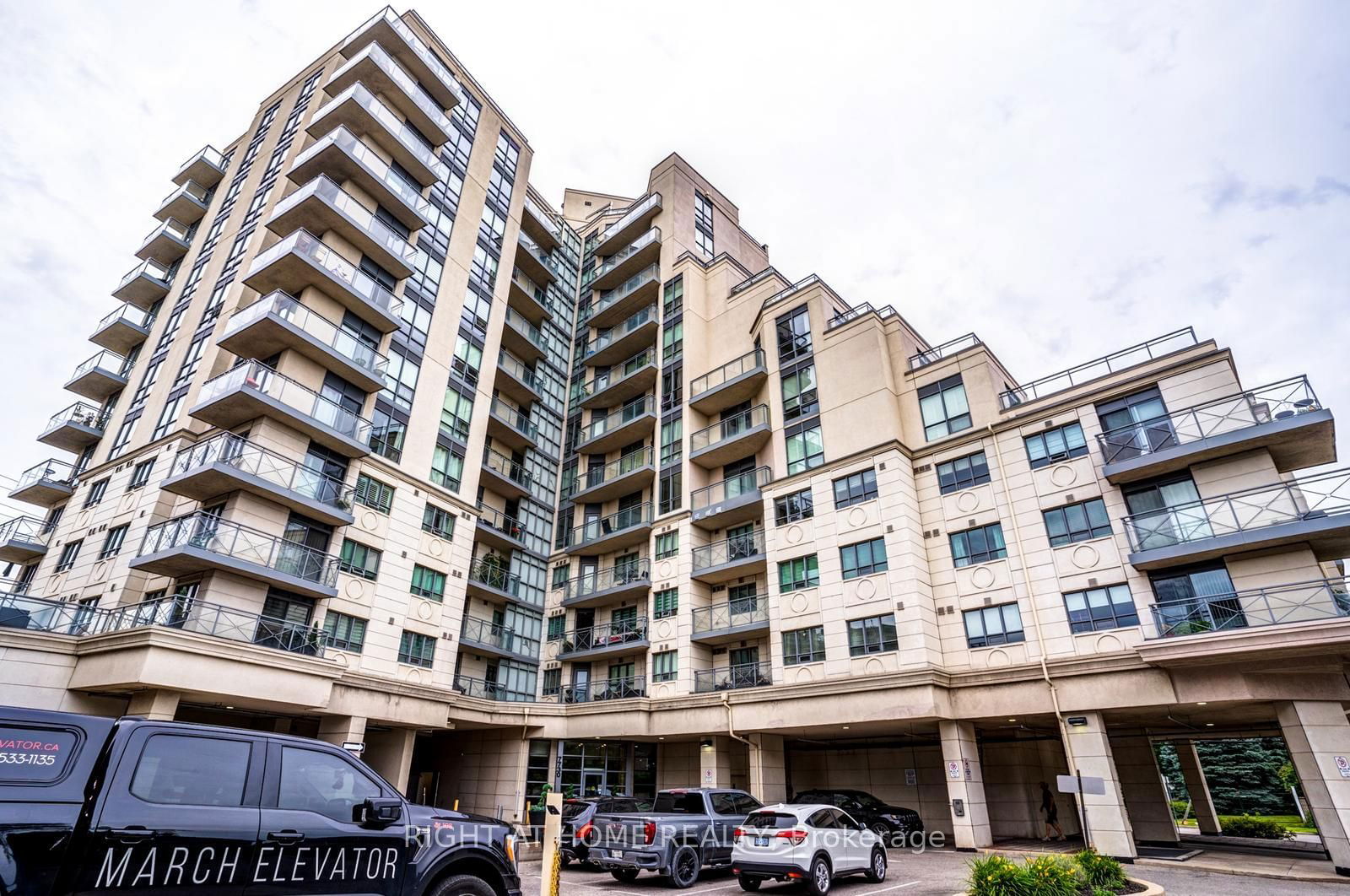 7730 kipling Ave, unit 810 for sale