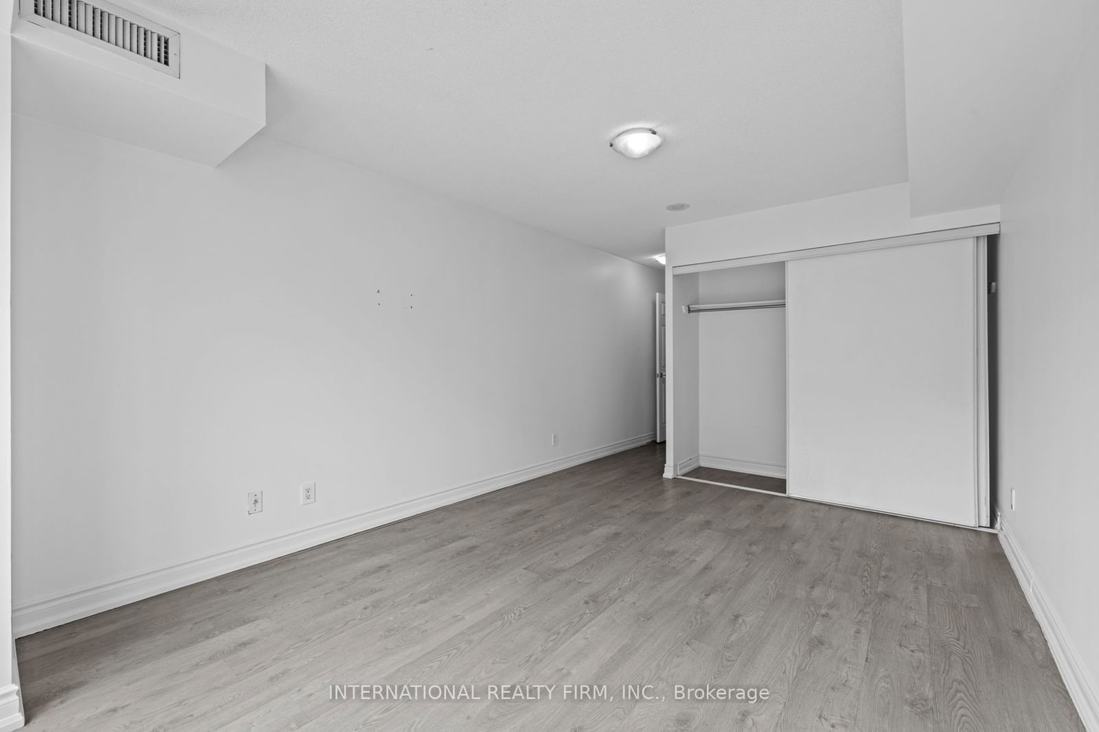 39 Galleria Pkwy N, unit 205 for sale - image #16