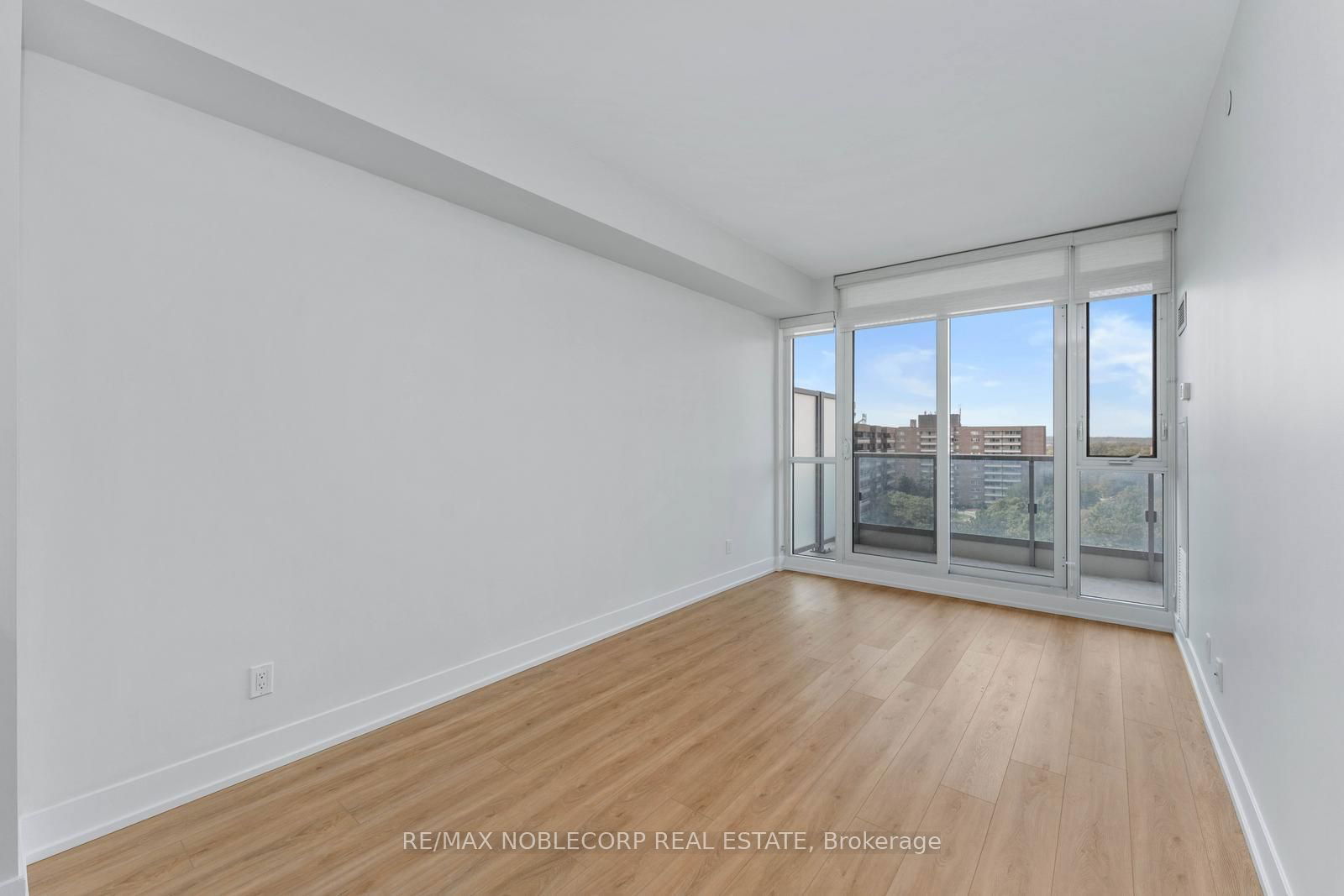 9471 Yonge St, unit 908 for sale - image #16