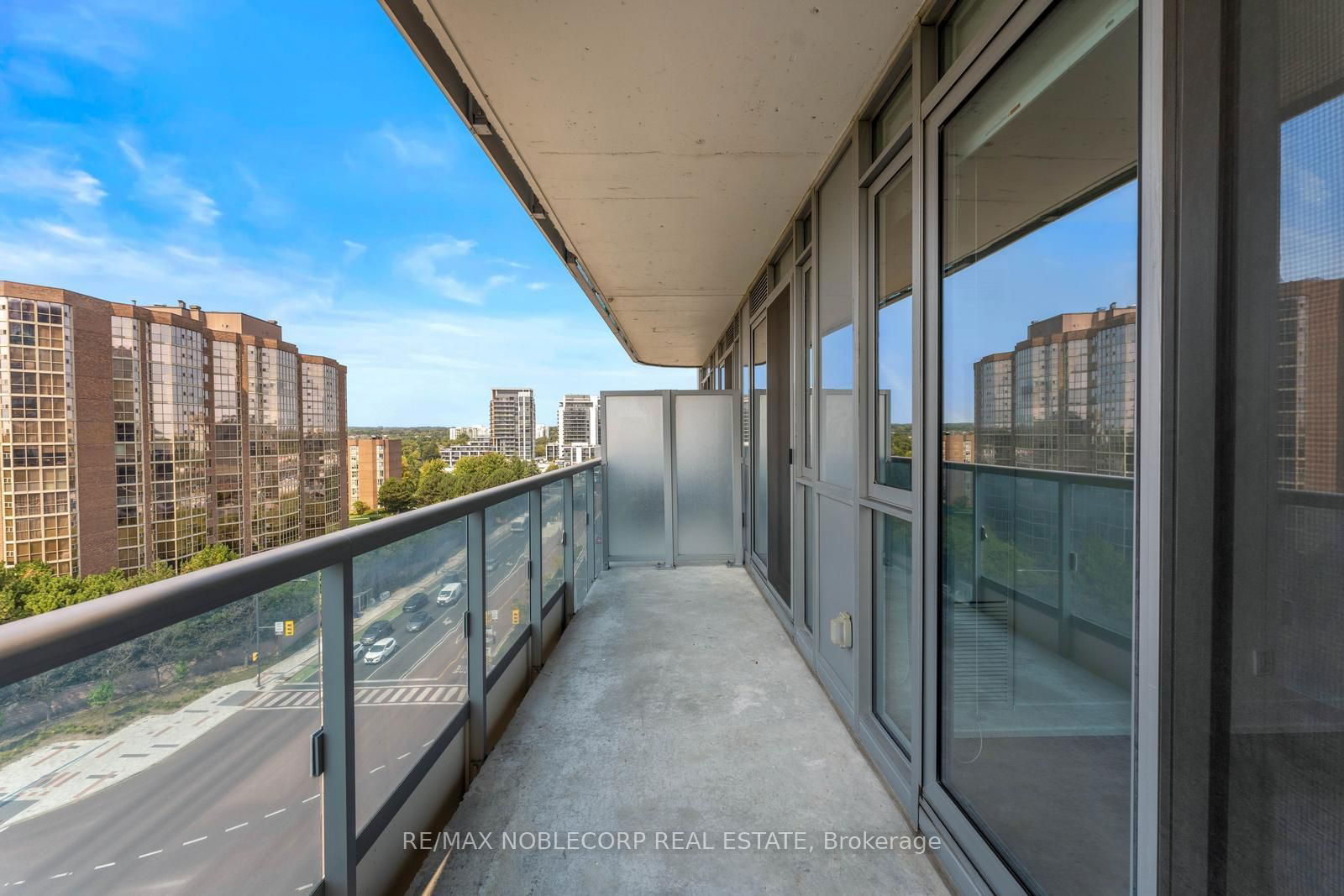 9471 Yonge St, unit 908 for sale - image #17