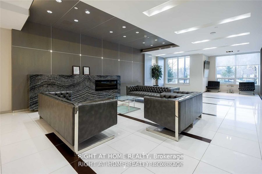 7165 Yonge St, unit 533 for sale