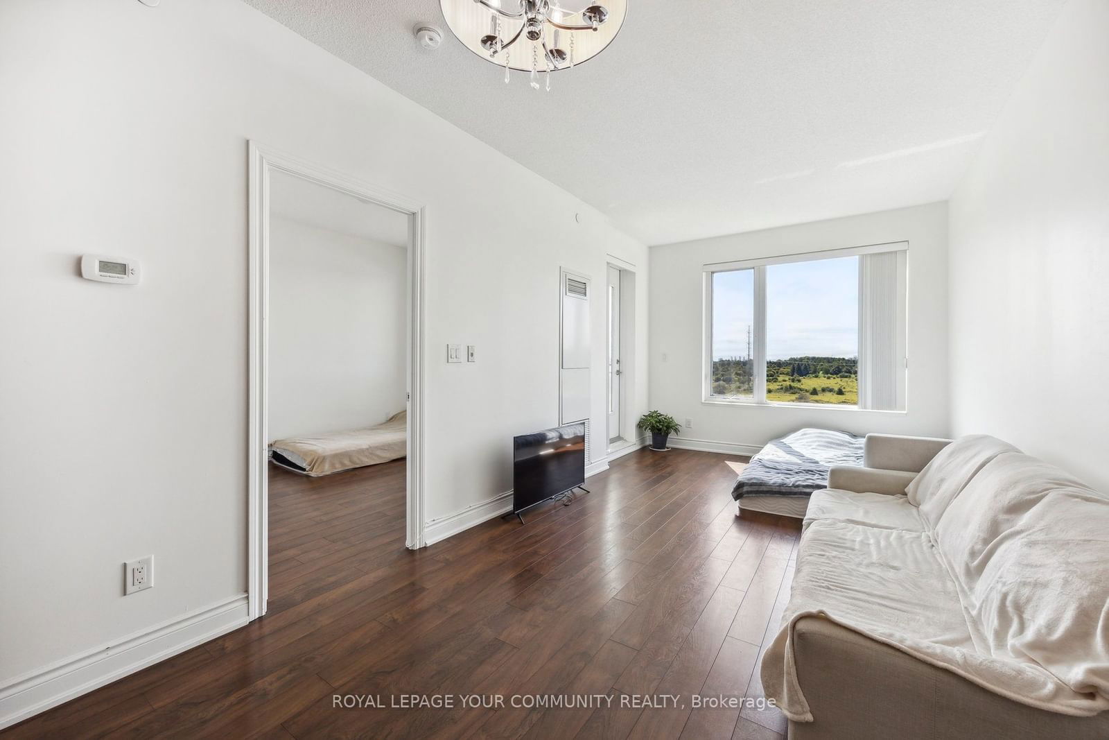 325 South Park Rd, unit 708 for sale - image #26