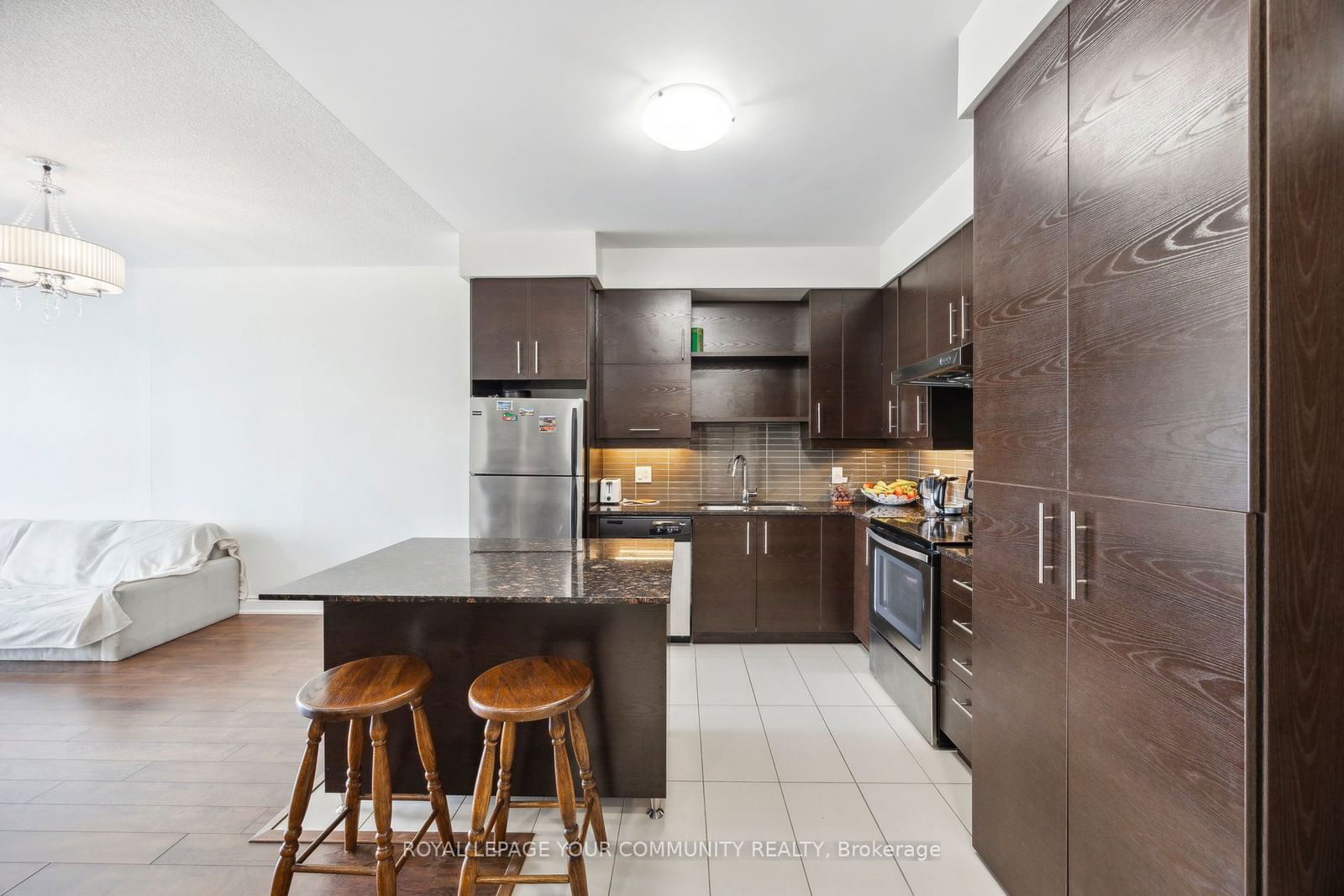 325 South Park Rd, unit 708 for sale - image #8