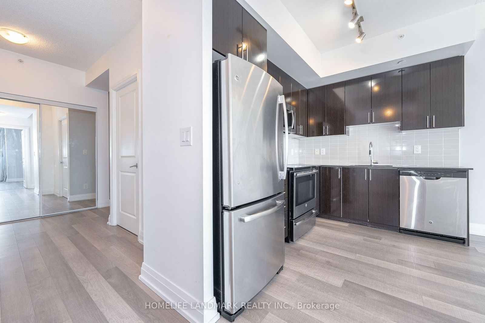 7165 Yonge St, unit 2208 for sale - image #10