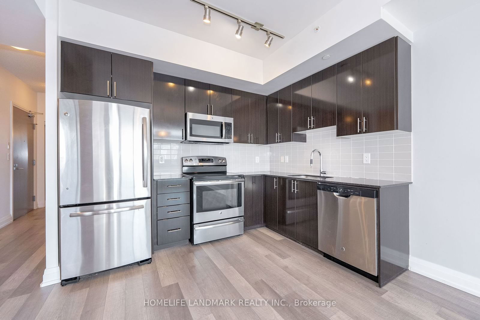 7165 Yonge St, unit 2208 for sale - image #12