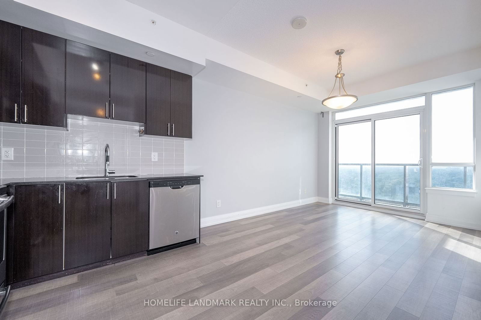 7165 Yonge St, unit 2208 for sale - image #13