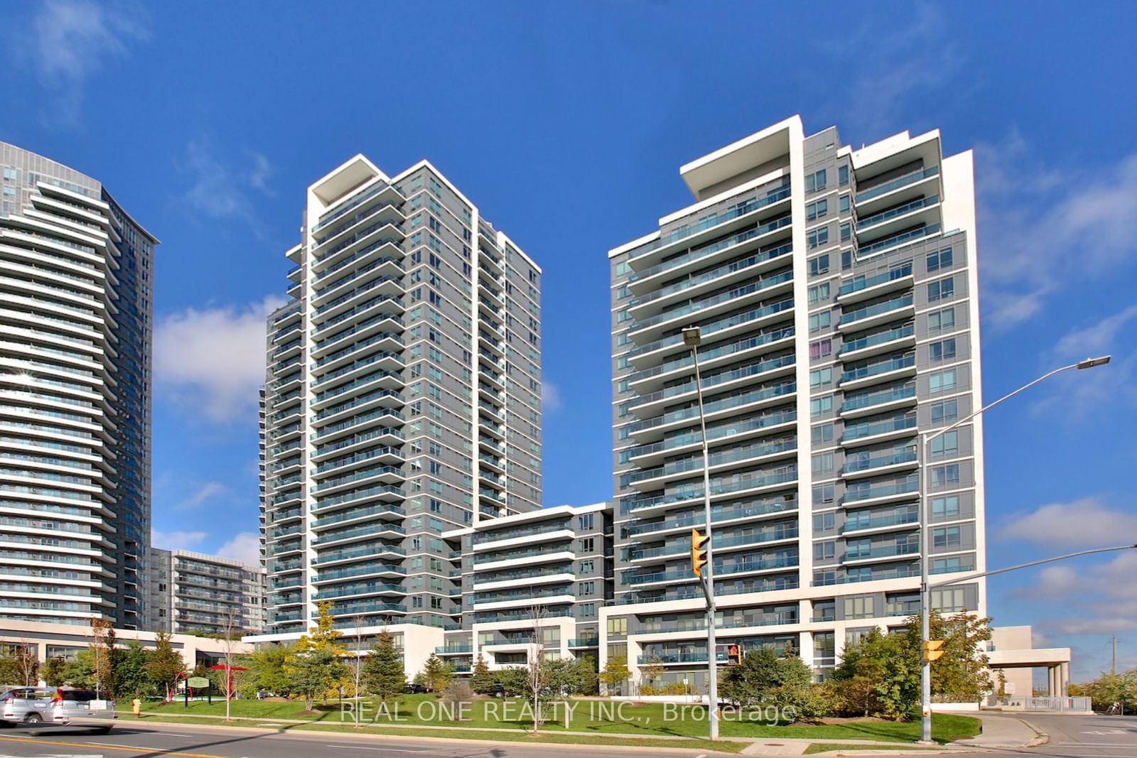 7167 Yonge St S, unit 819 for sale - image #1