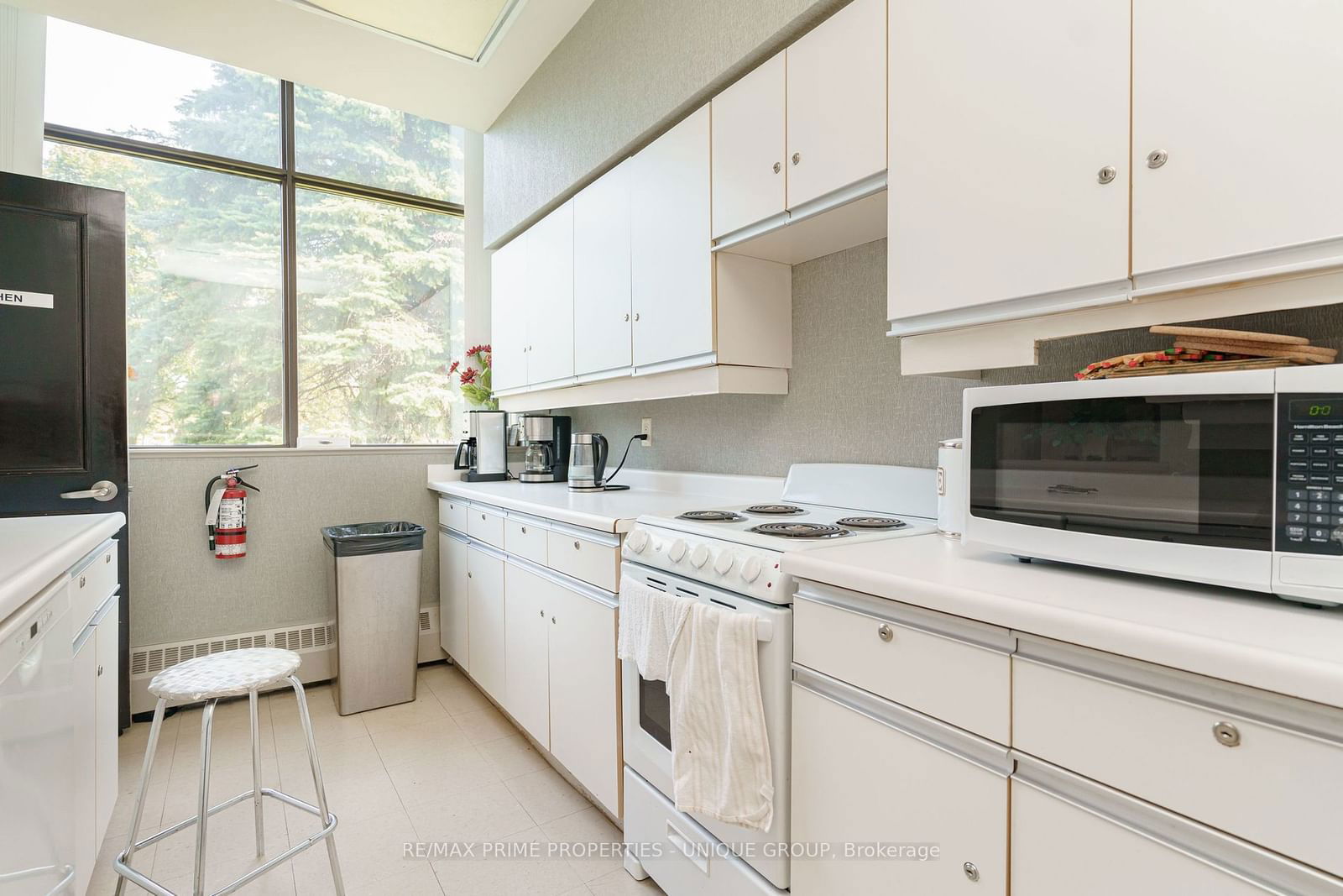 25 Austin Dr, unit 827 for sale - image #31