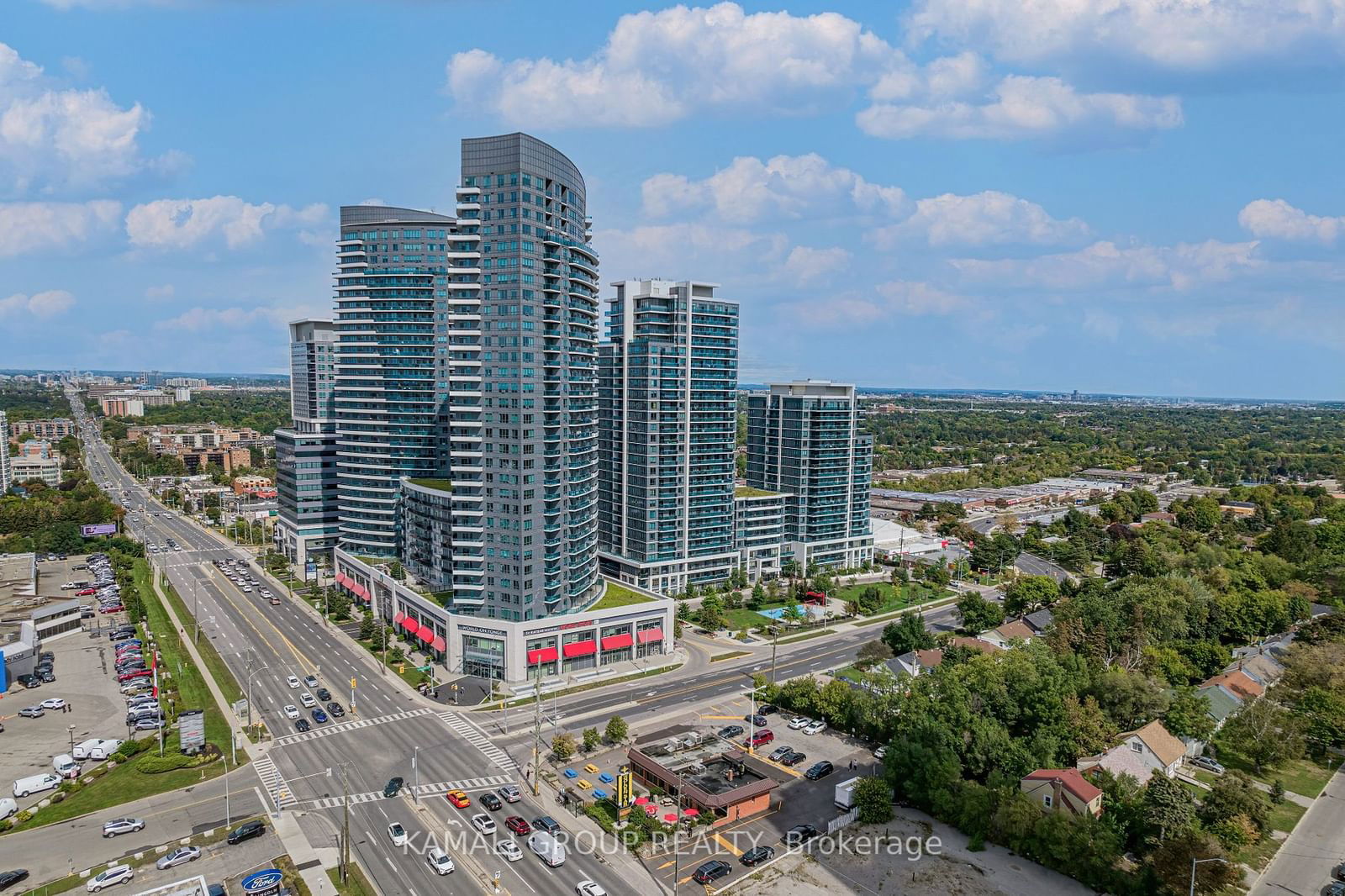 7165 Yonge St, unit 211 for sale - image #1