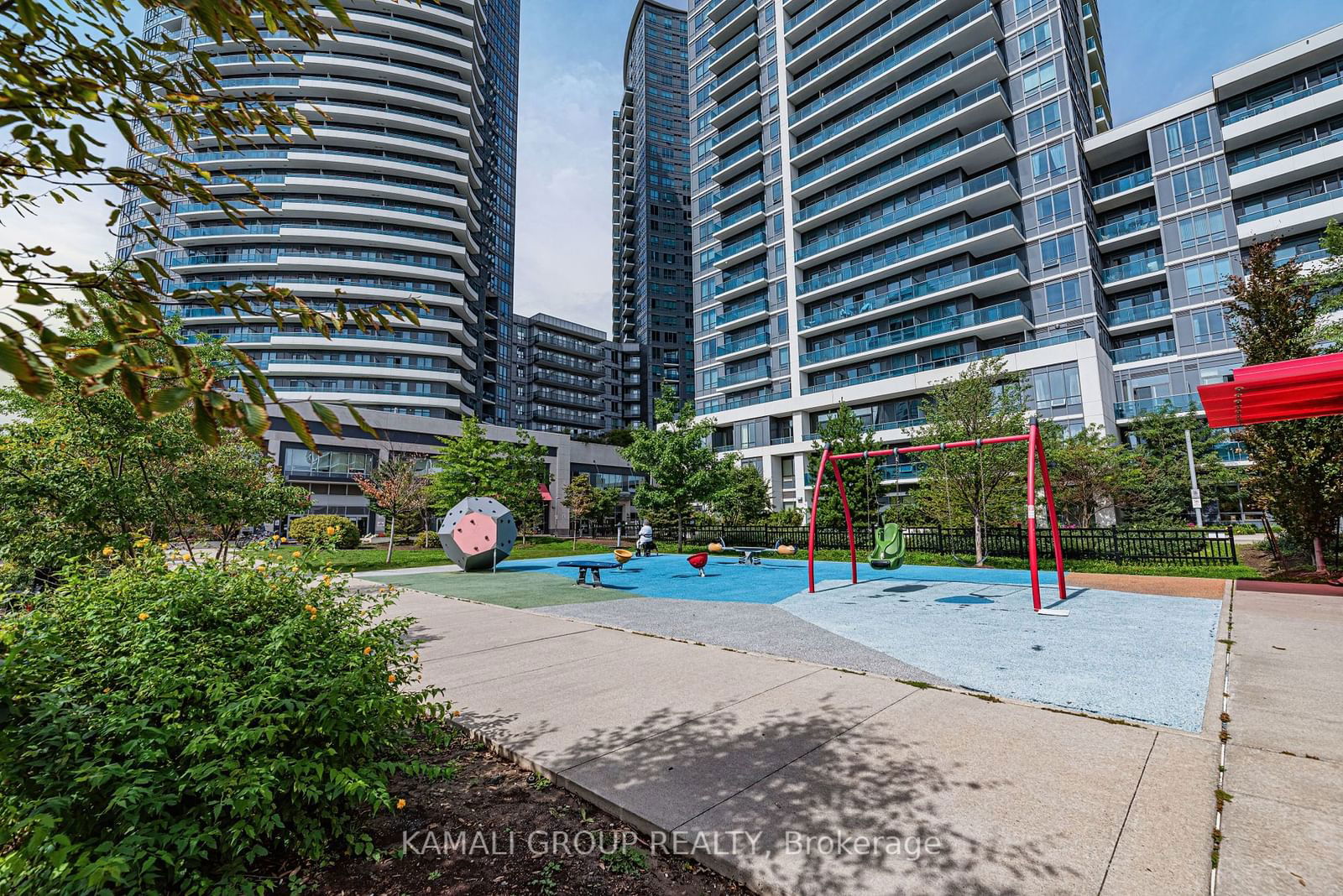 7165 Yonge St, unit 211 for sale - image #5