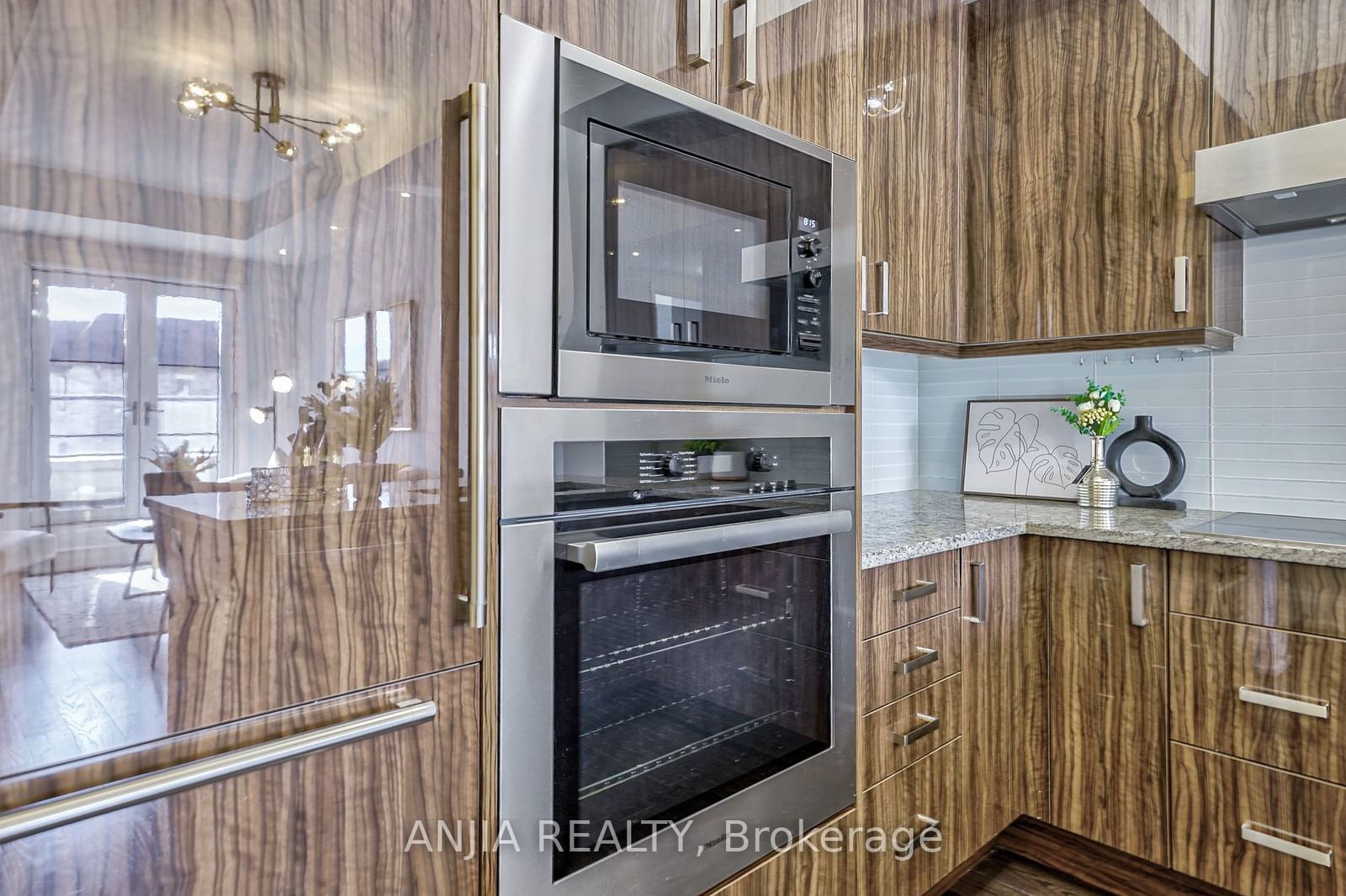 20 Fred Varley Dr, unit 215 for sale - image #9