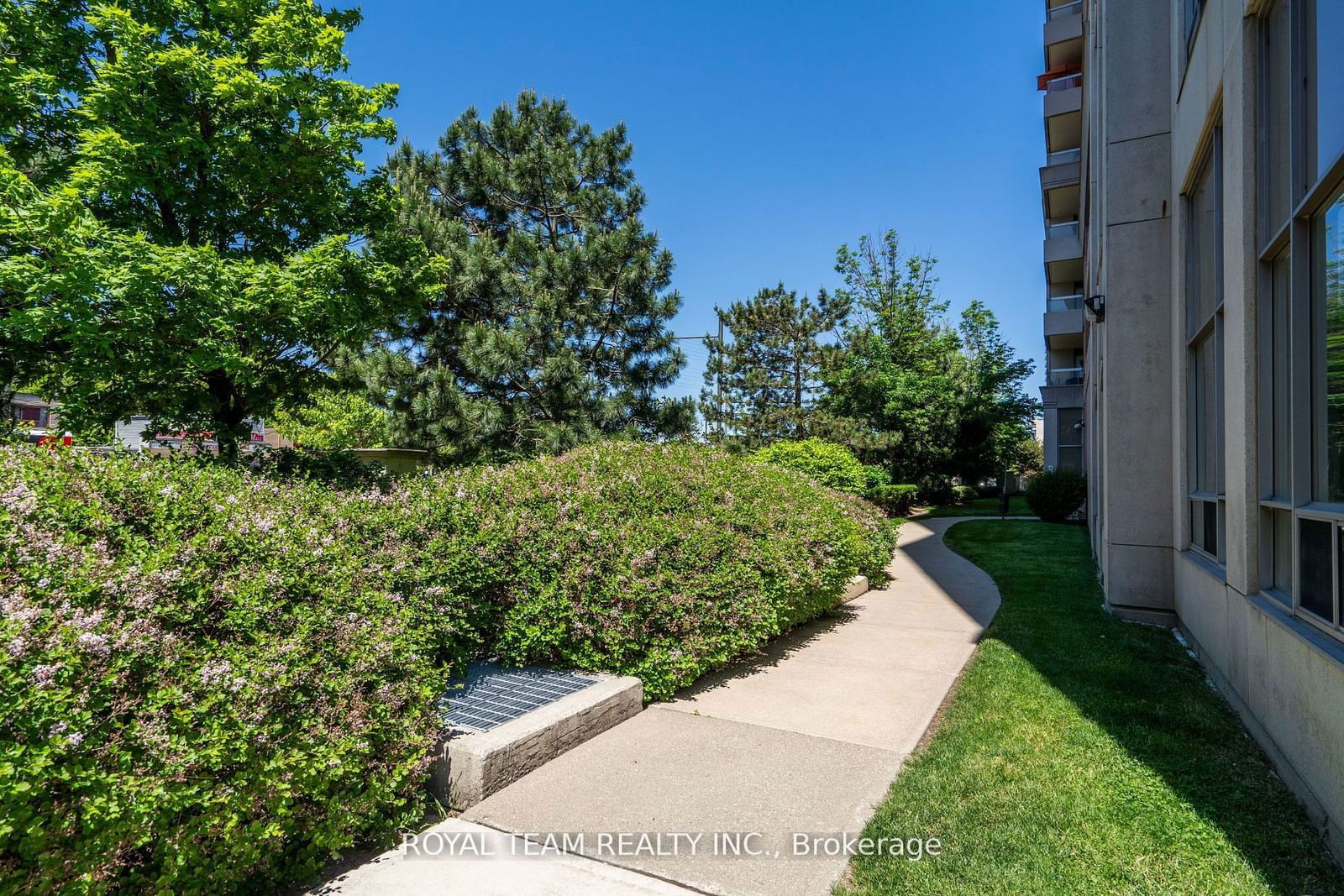 9 Northern Heights Dr, unit 516 for sale