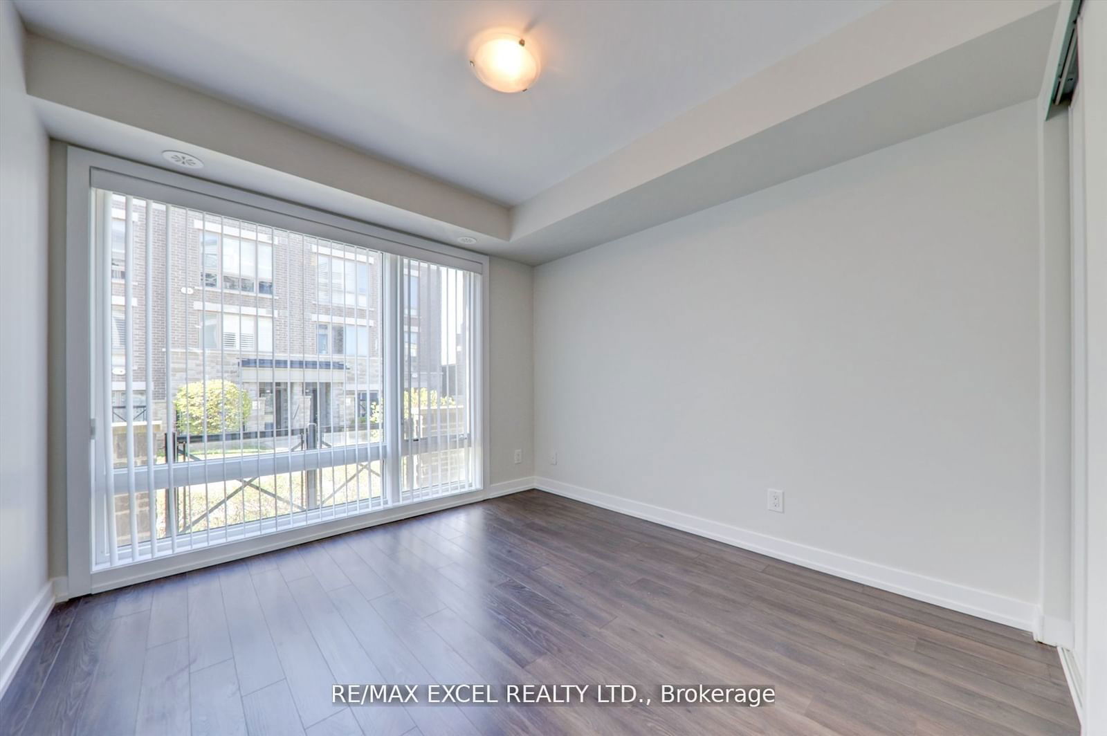 55 Lindcrest Manr, unit 1011 for sale - image #17