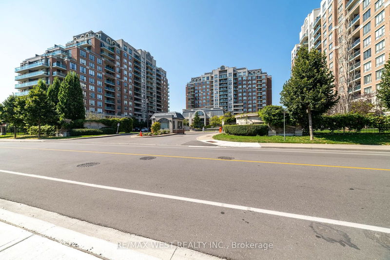 310 Red Maple Rd, unit 203 for sale - image #1