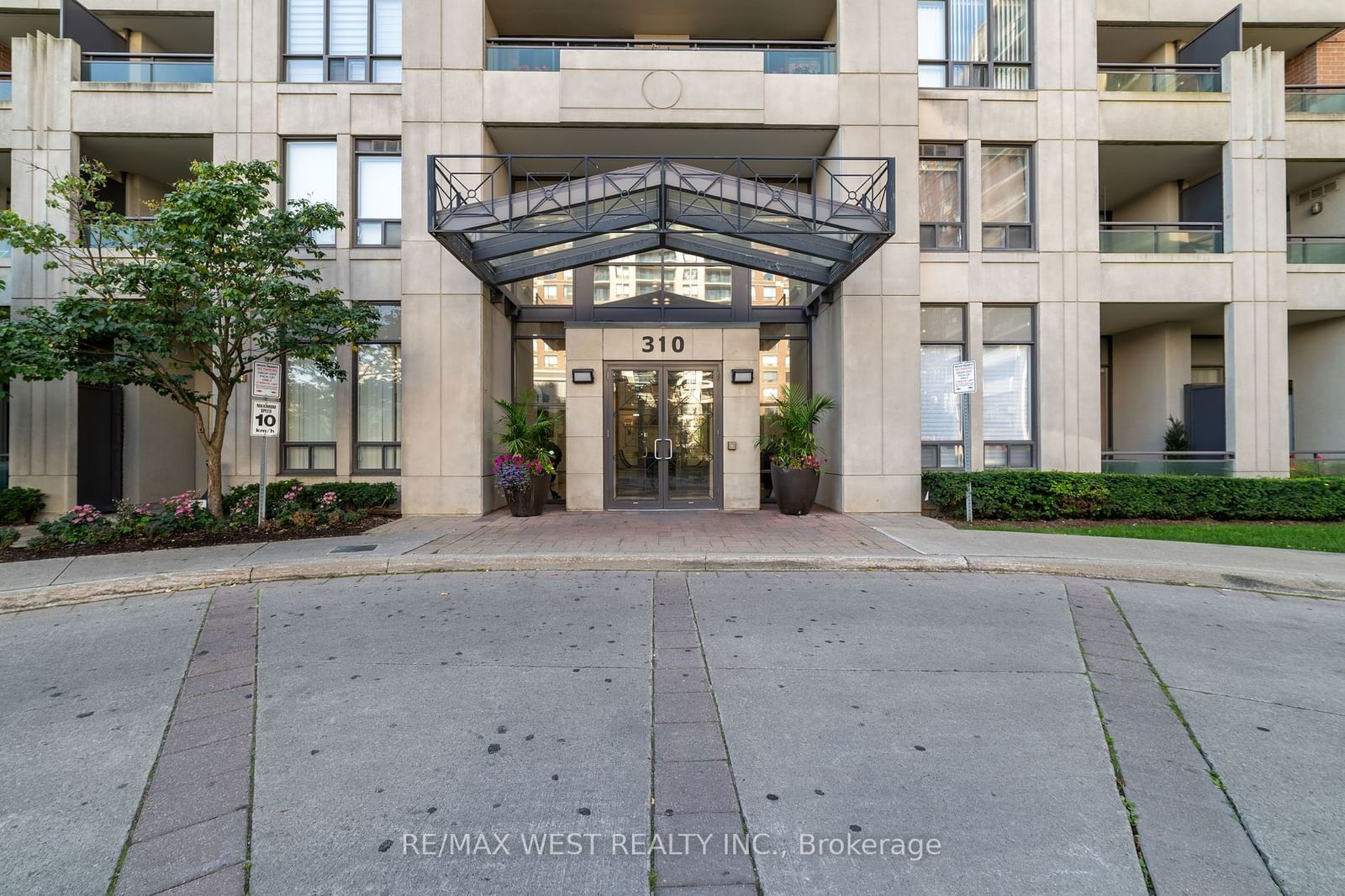 310 Red Maple Rd, unit 203 for sale - image #3