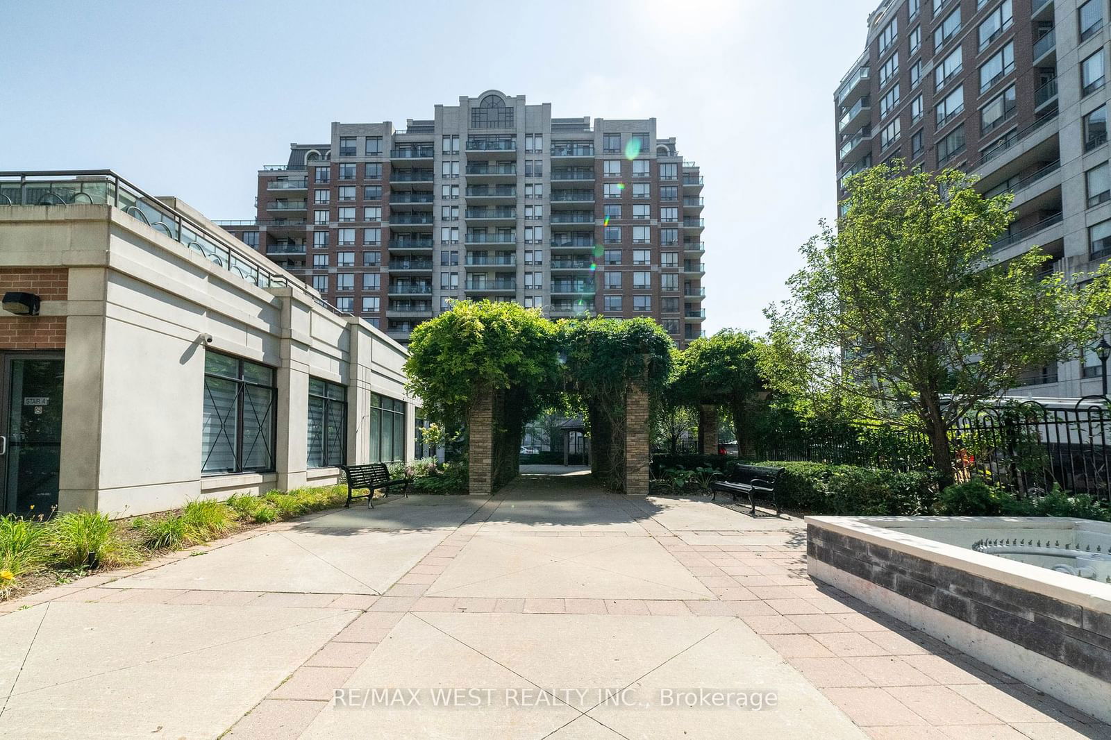 310 Red Maple Rd, unit 203 for sale - image #35