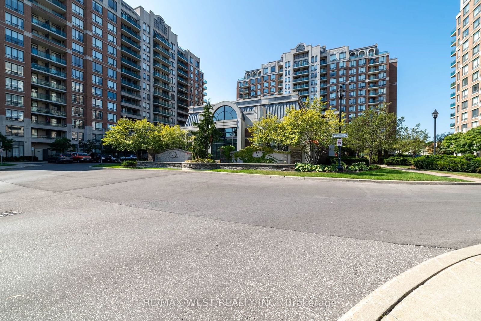 310 Red Maple Rd, unit 203 for sale - image #40