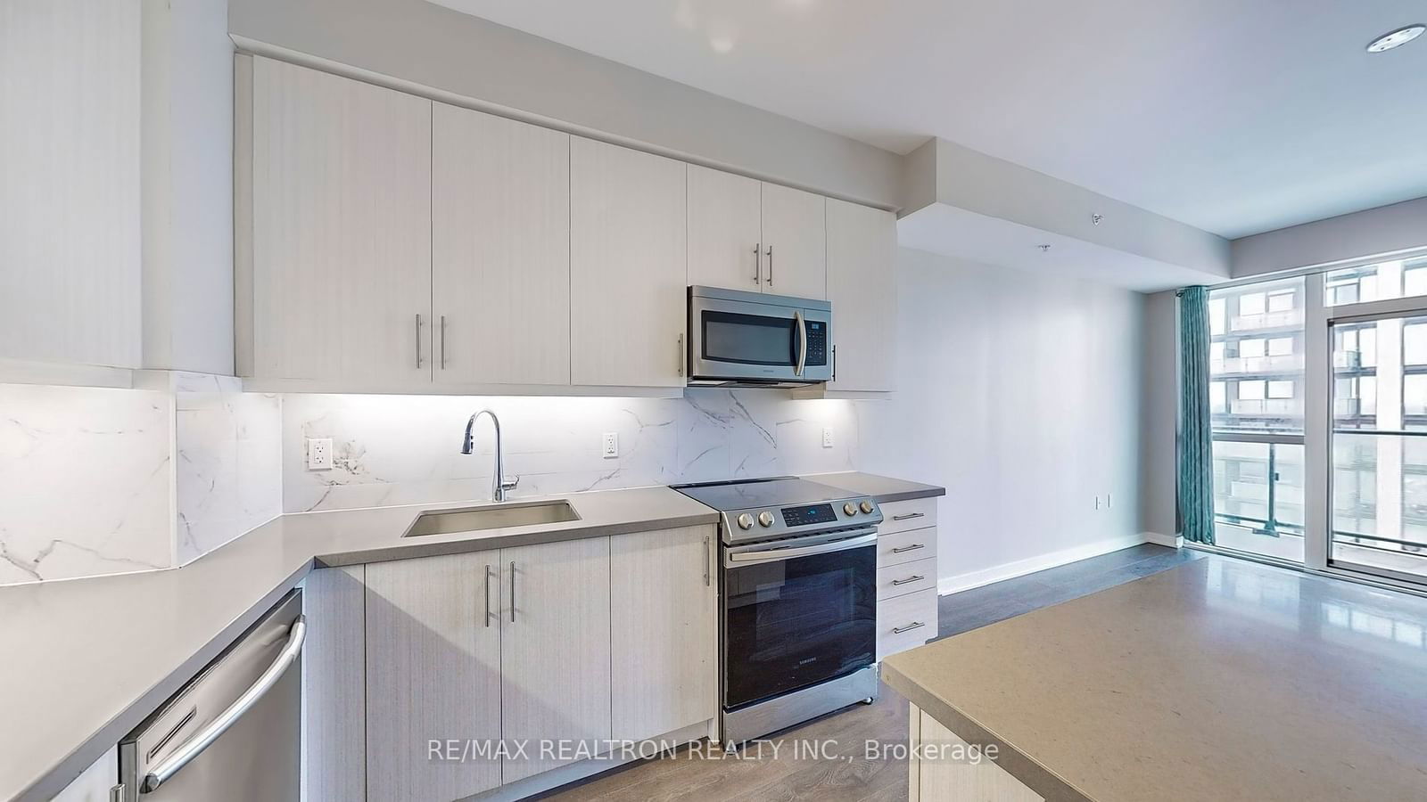 75 Oneida Cres, unit 1710 for sale - image #11