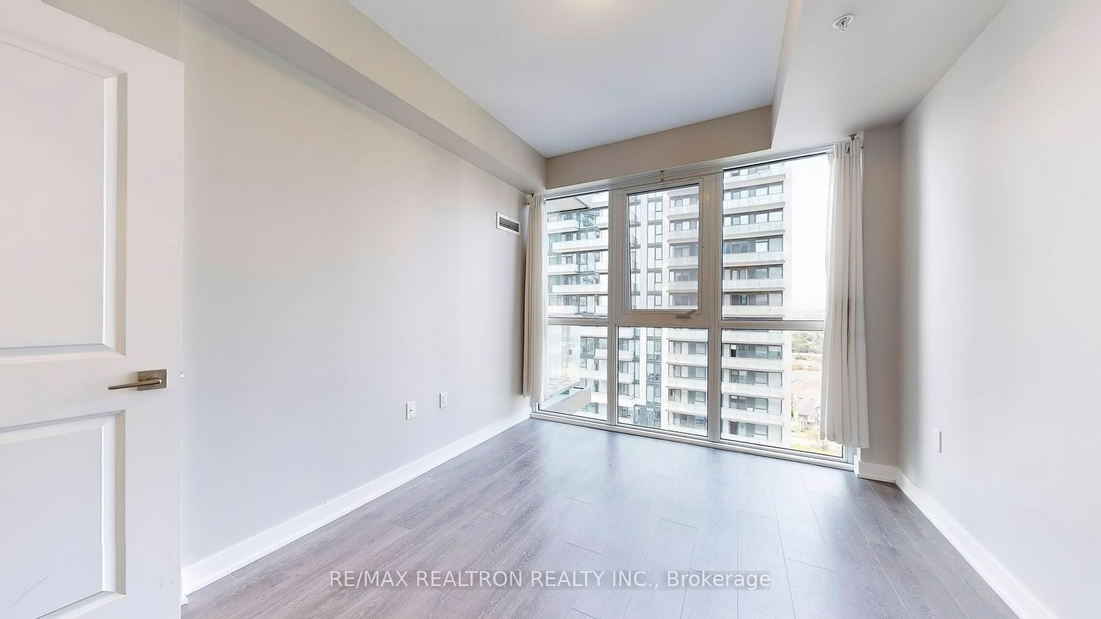 75 Oneida Cres, unit 1710 for sale - image #13