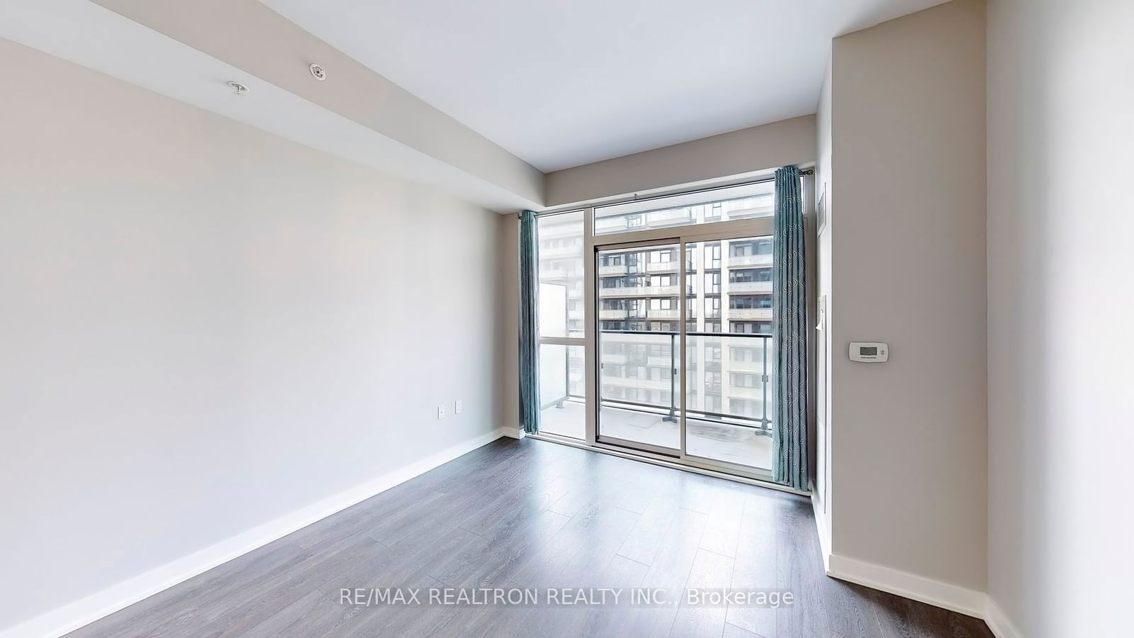 75 Oneida Cres, unit 1710 for sale - image #8