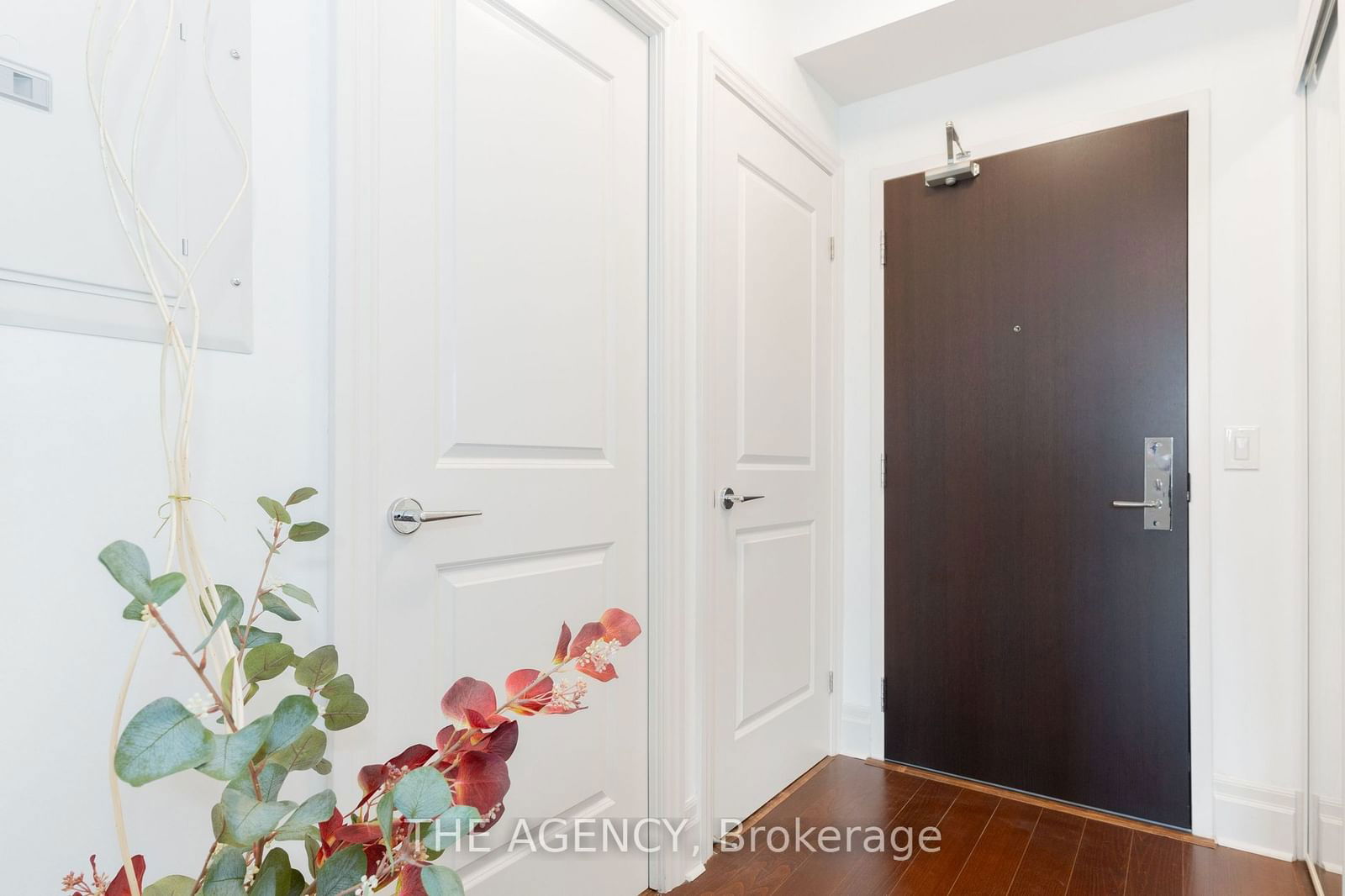 111 Upper Duke Cres, unit 619 for sale - image #3