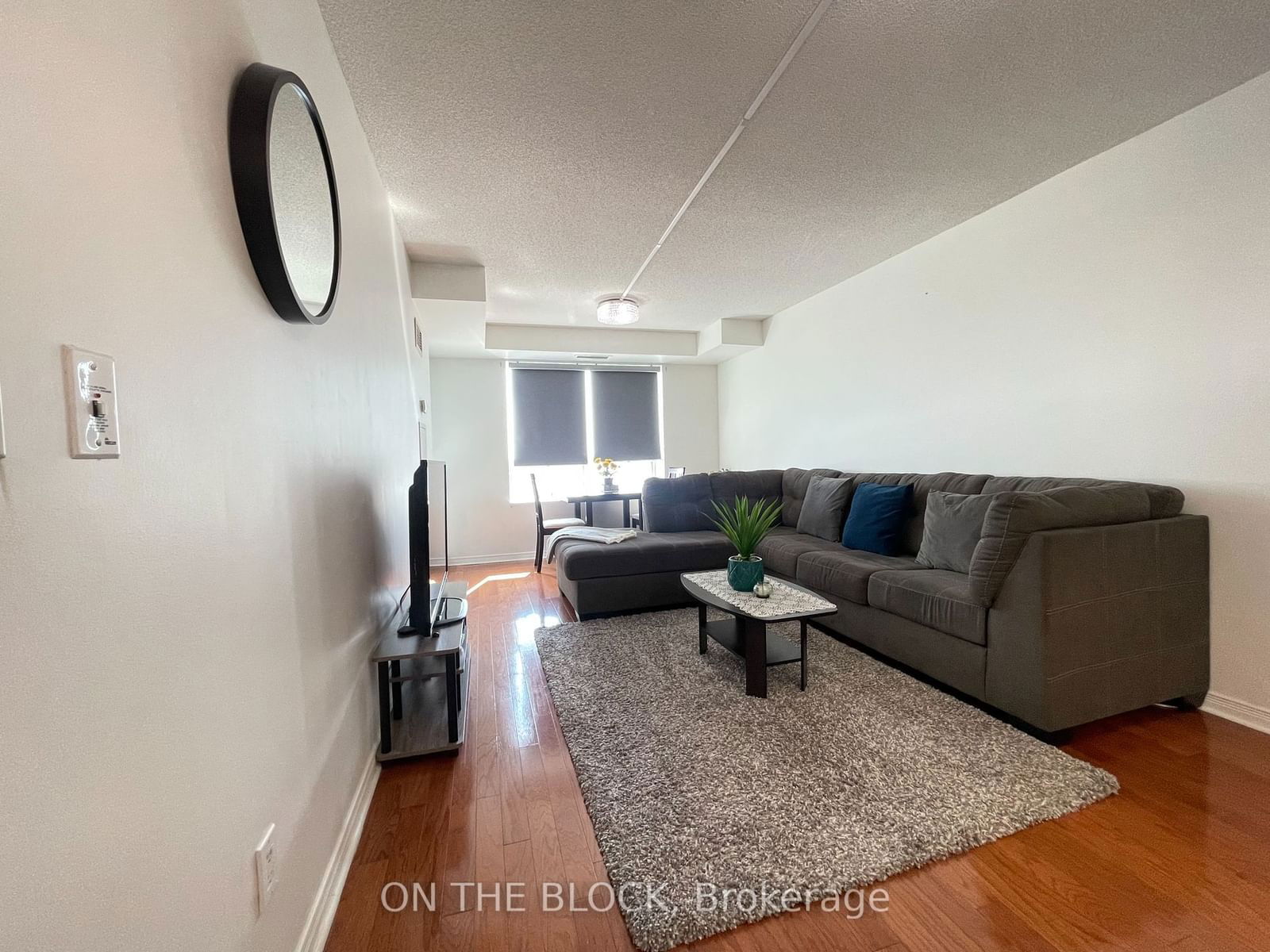 23 Oneida Cres, unit 706 for rent - image #35