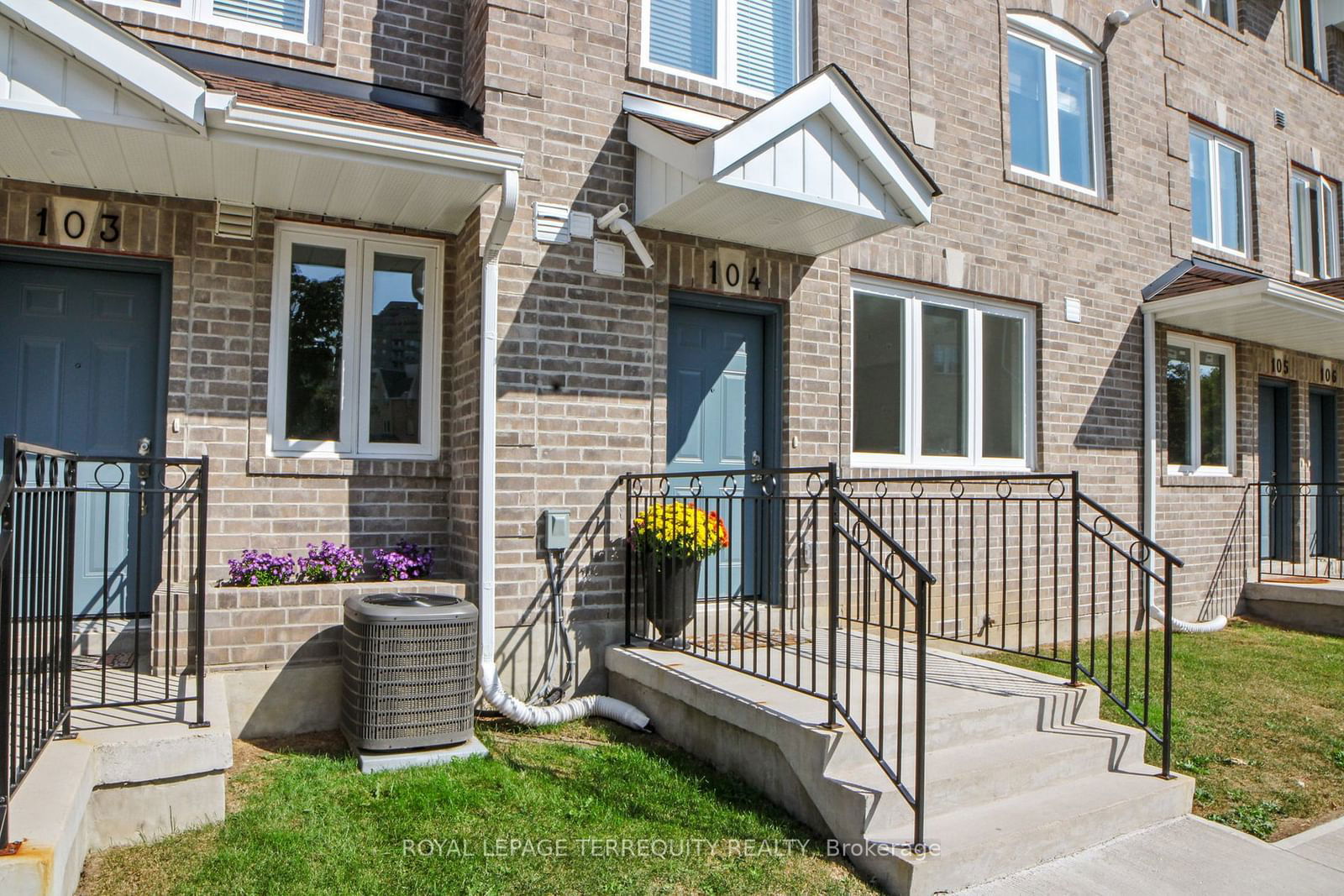 75 Weldrick Rd, unit 104 for sale