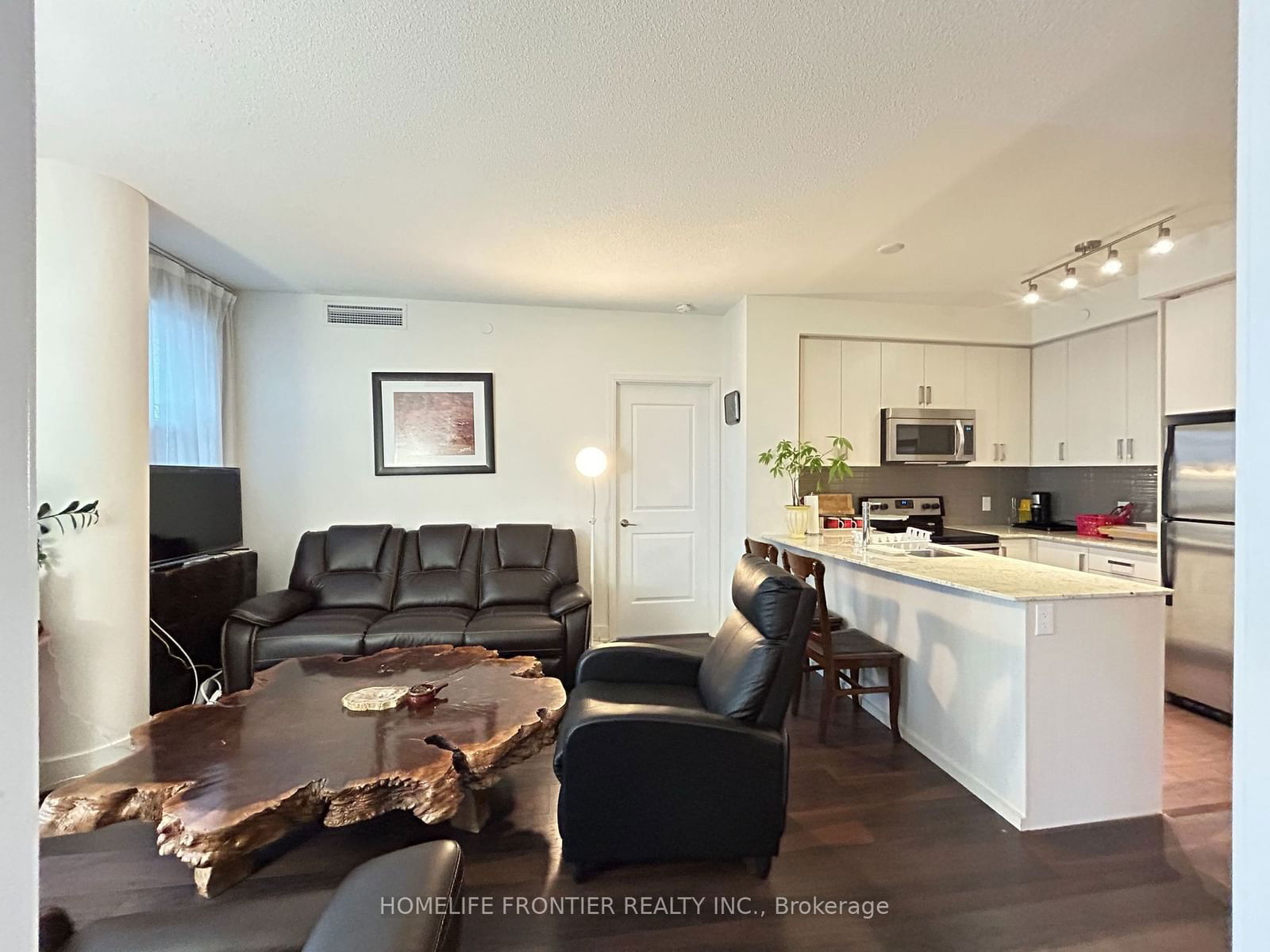 7608 Yonge St, unit 434 for rent - image #11