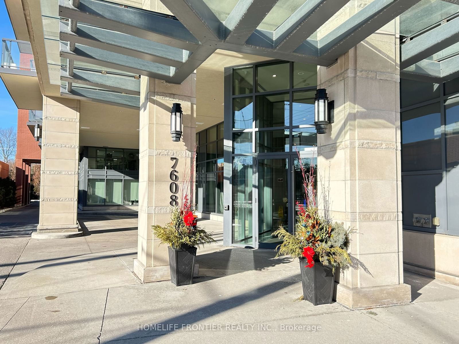 7608 Yonge St, unit 434 for rent - image #2