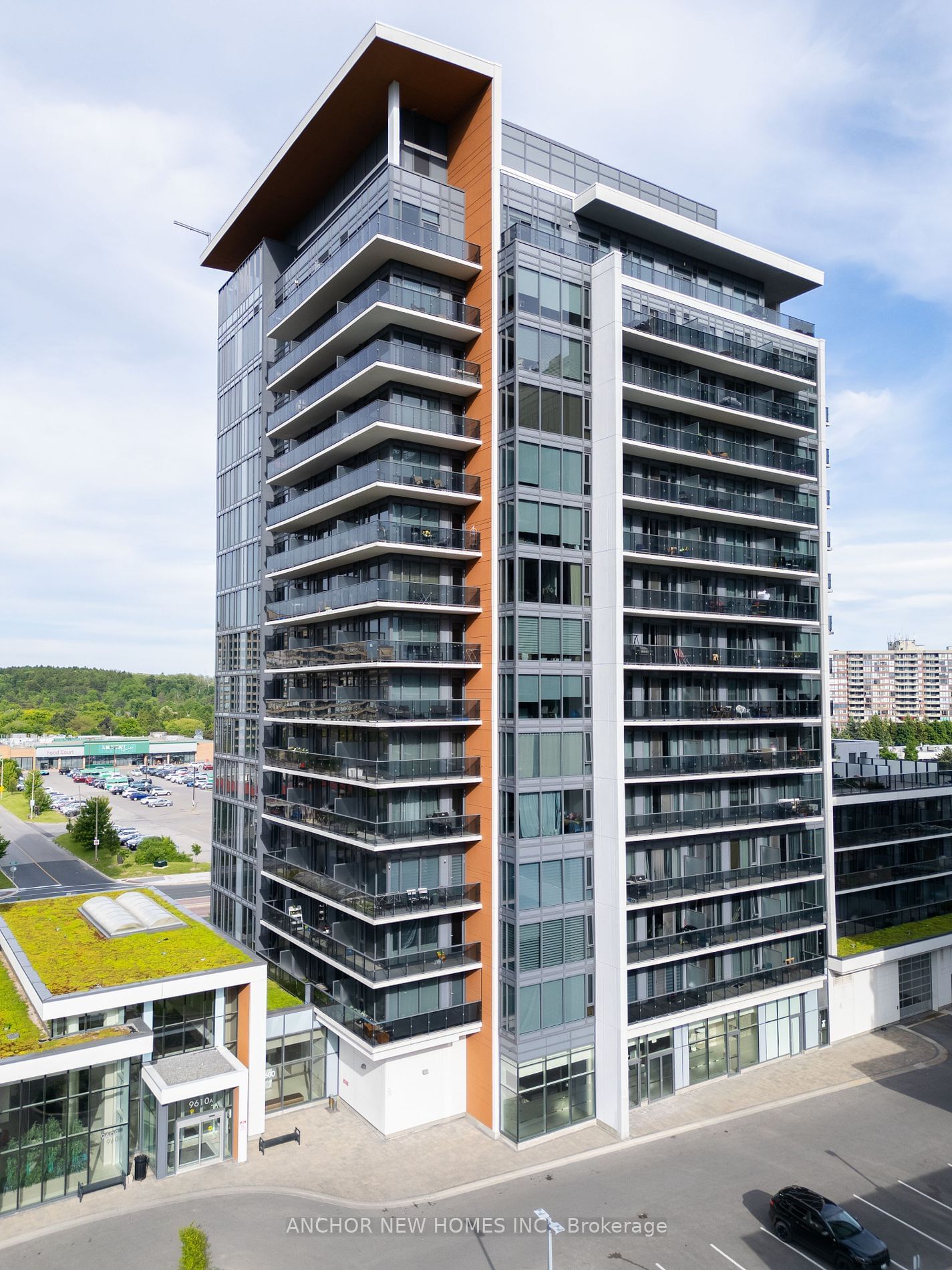 9600 Yonge St E, unit 520B for sale