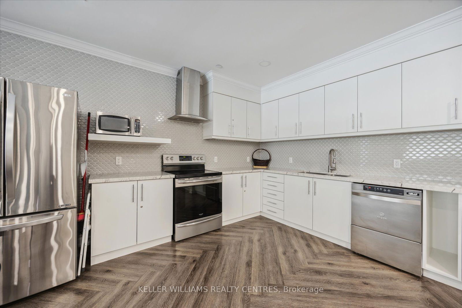 22 Clarissa Dr, unit 912 for sale