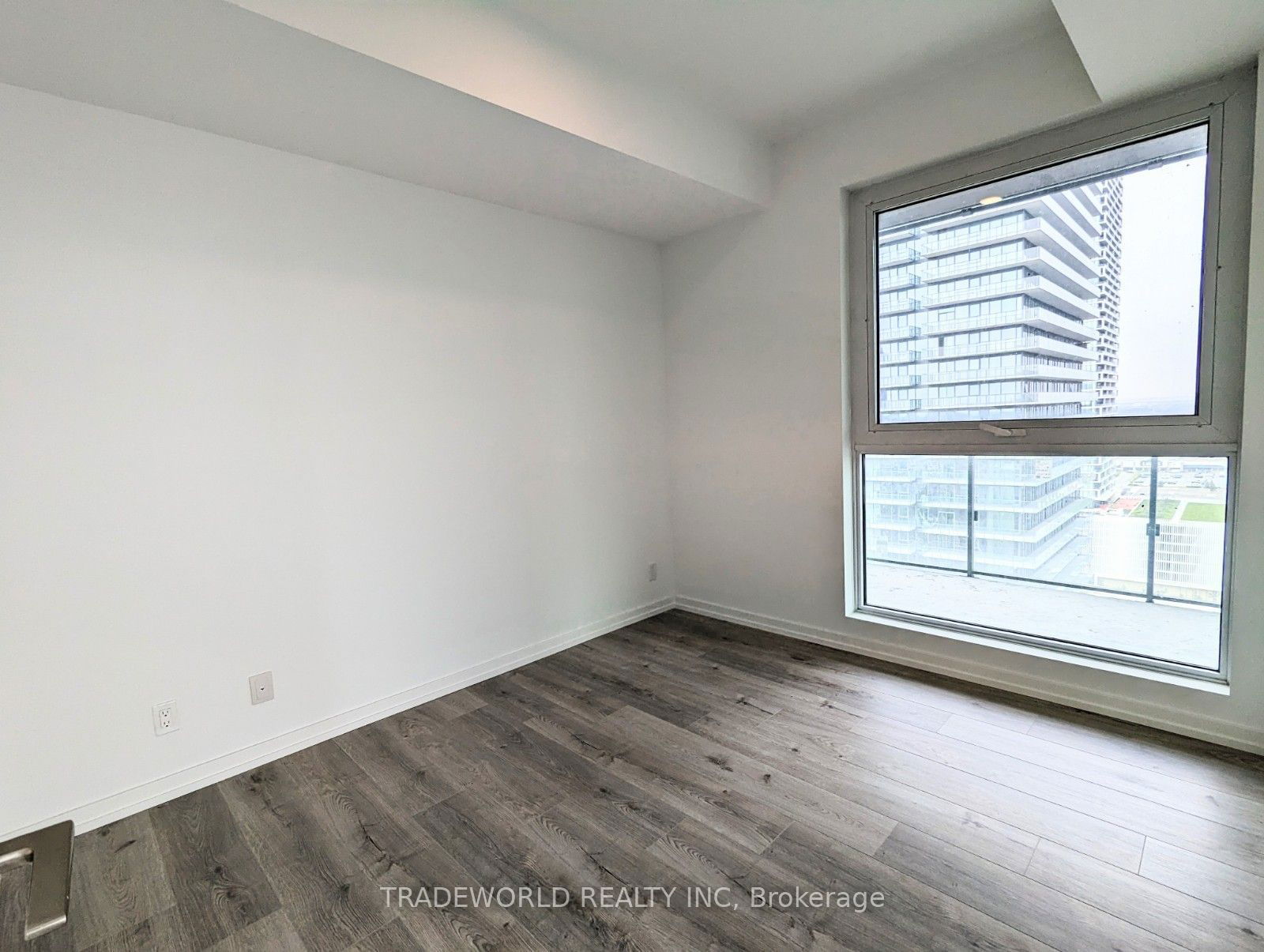 7890 Jane St, unit 2206 for rent - image #8