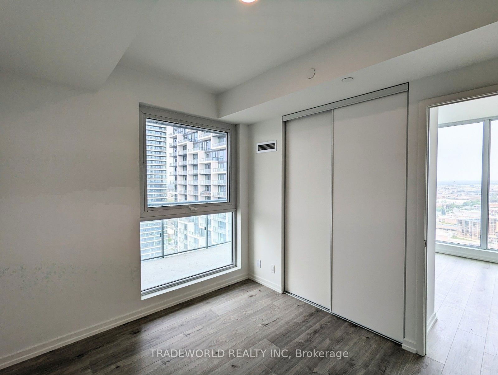 7890 Jane St, unit 2206 for rent - image #9