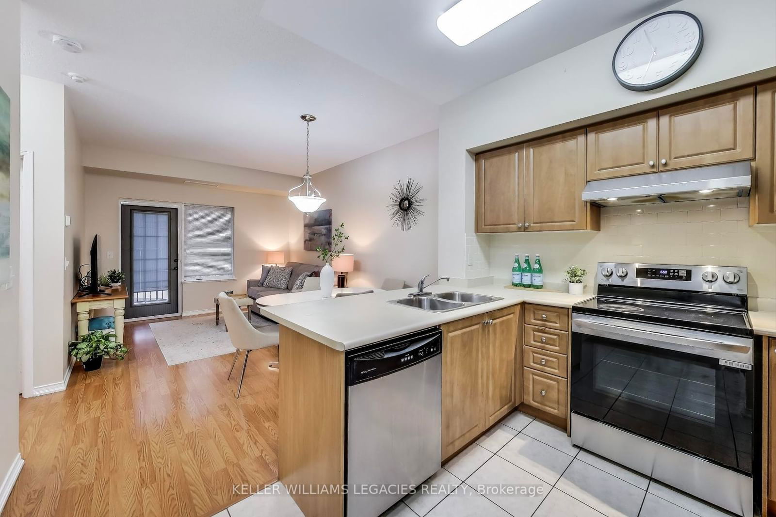 9973 Keele St, unit 101 for sale - image #3