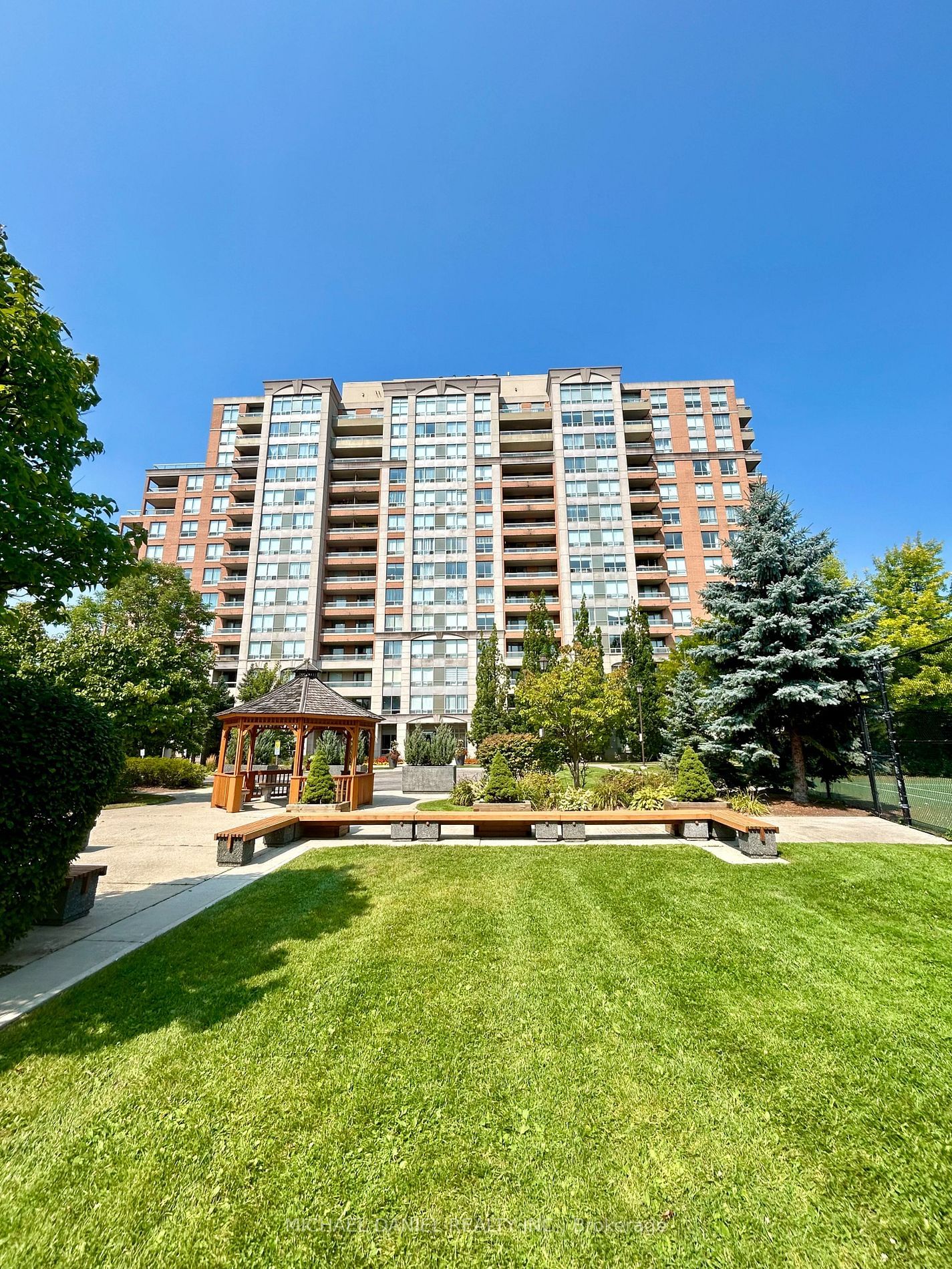 29 Northern Heights Dr, unit 306 for sale - image #4