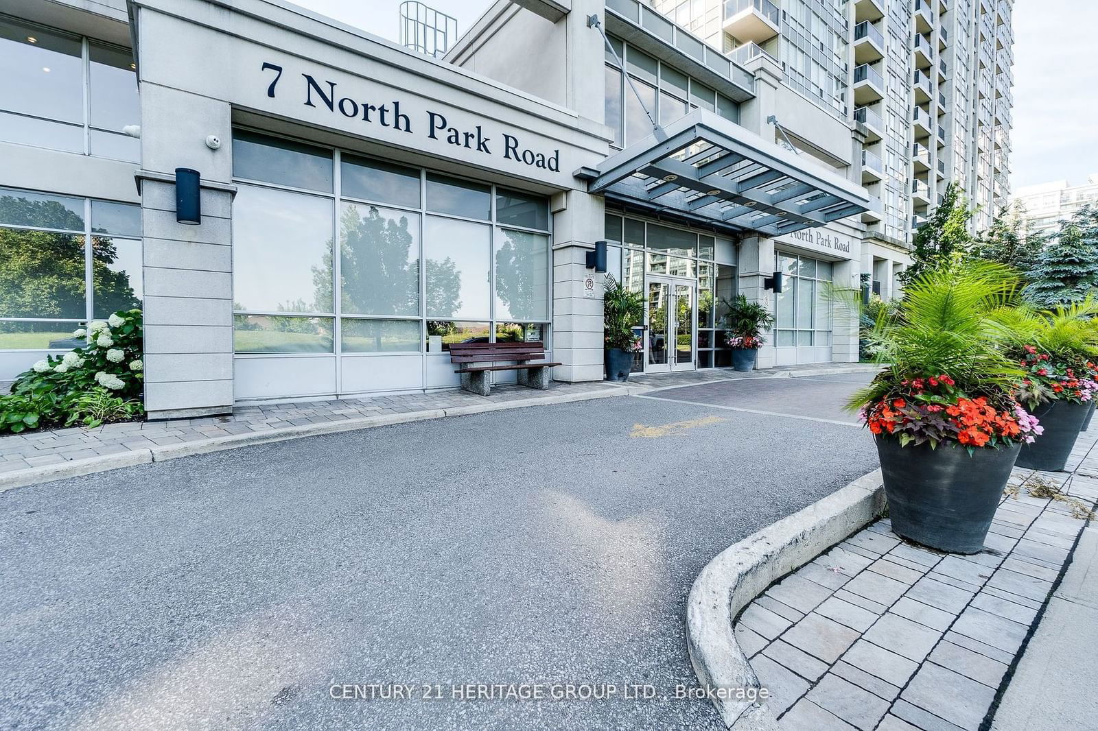 7 North Park Rd, unit 709 for sale - image #2