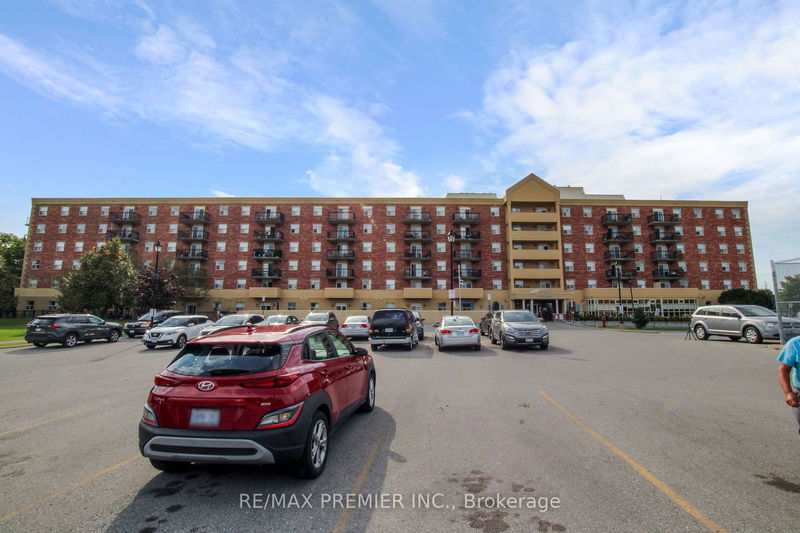 7373 Martin Grove Rd, unit 521 for sale - image #1