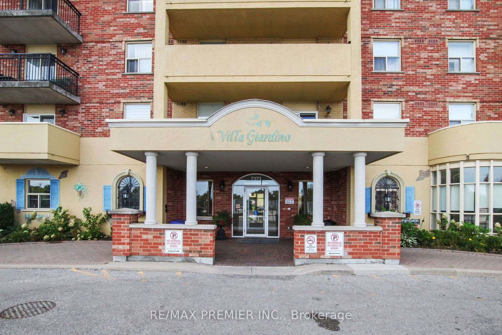 7373 Martin Grove Rd, unit 521 for sale - image #3