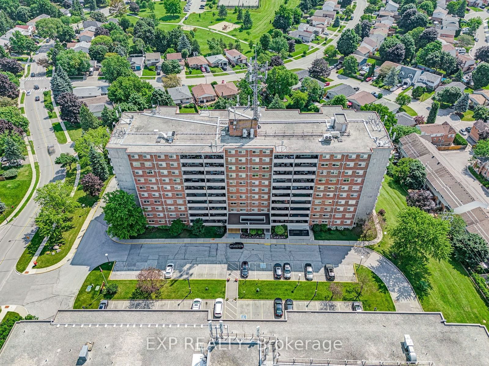 40 William Roe Blvd, unit 1007 for sale - image #1