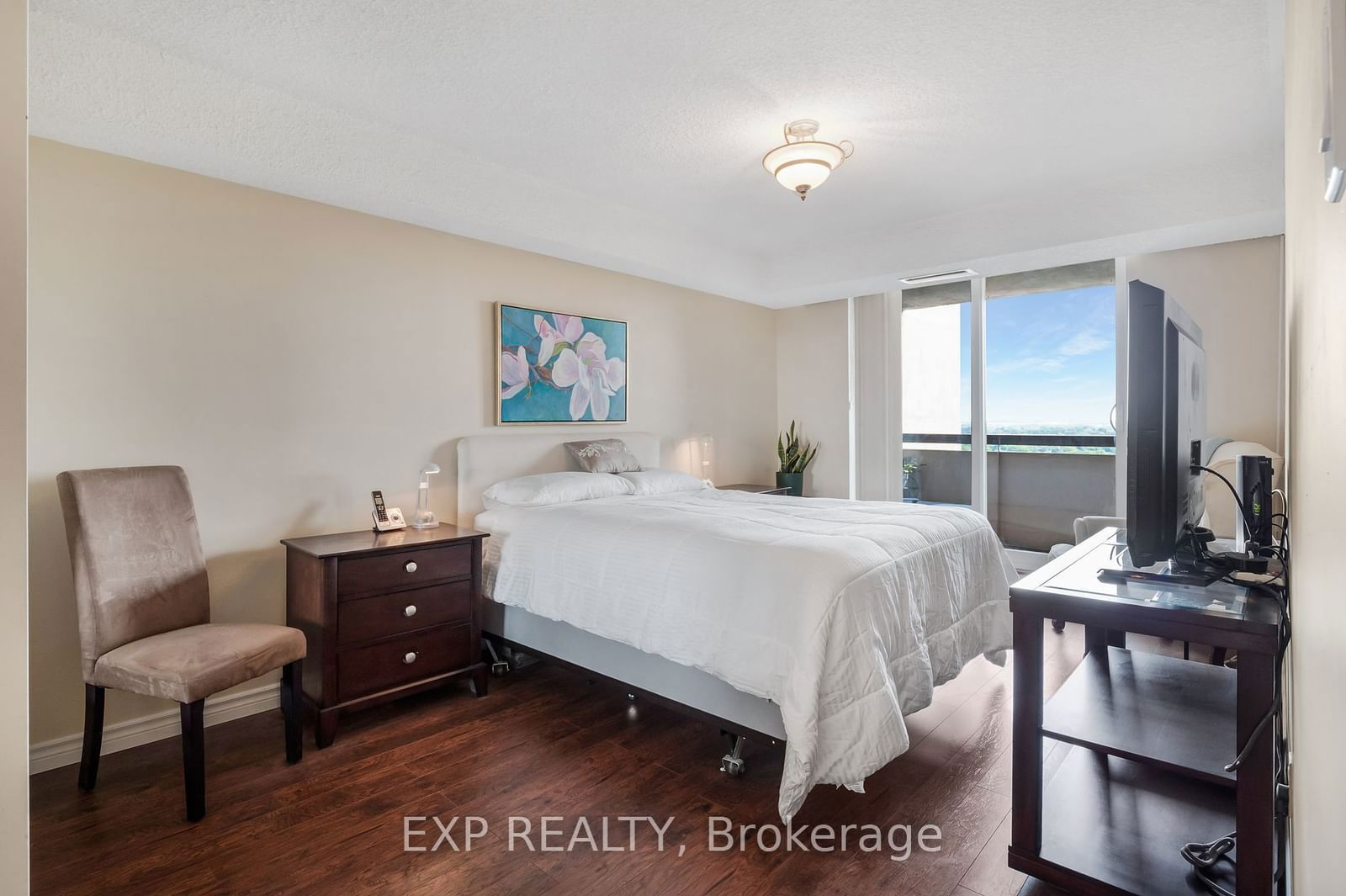 40 William Roe Blvd, unit 1007 for sale - image #14