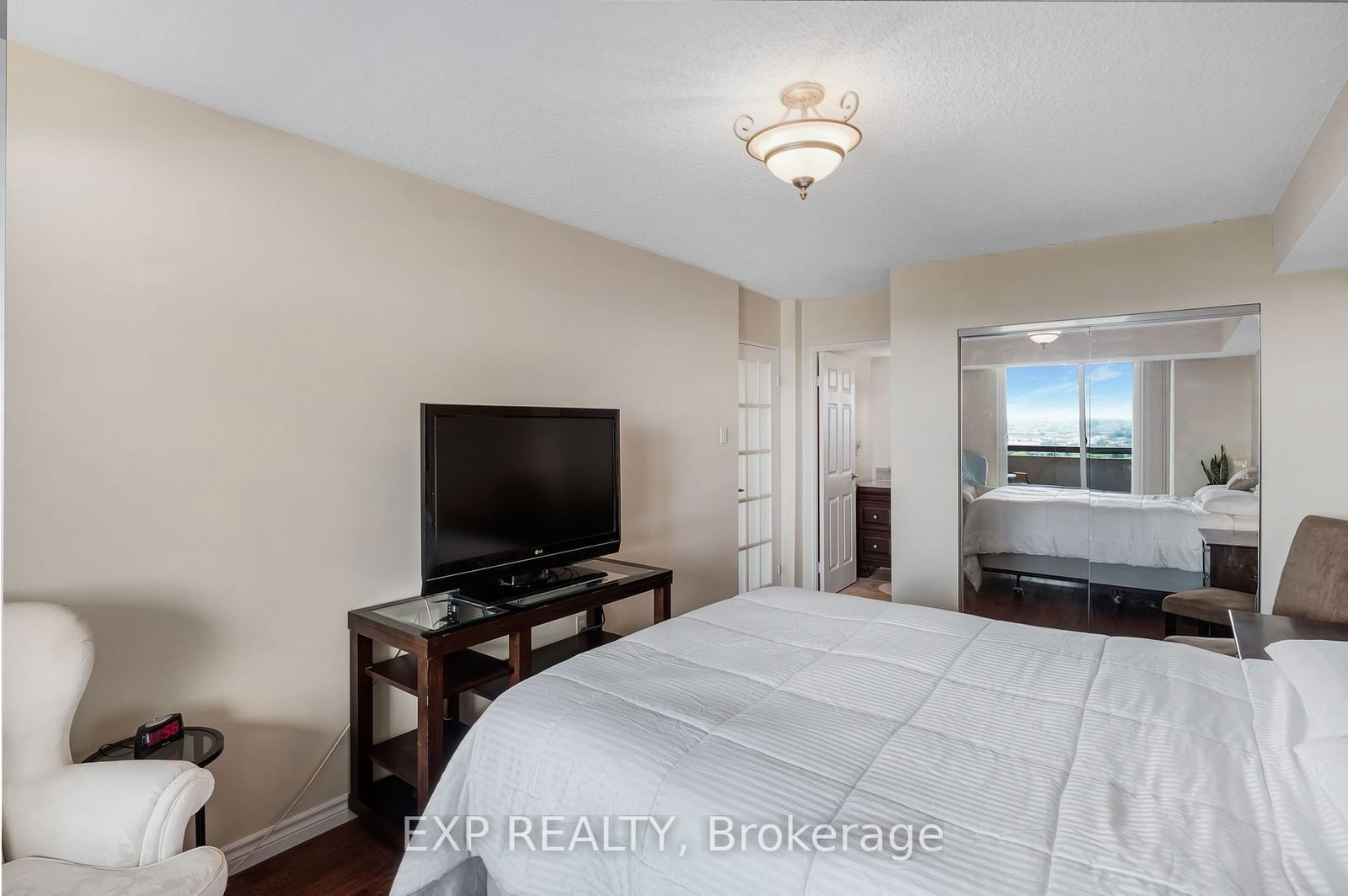 40 William Roe Blvd, unit 1007 for sale