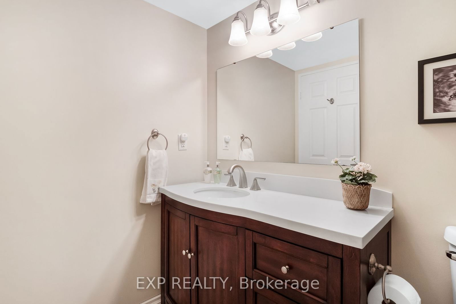 40 William Roe Blvd, unit 1007 for sale - image #23